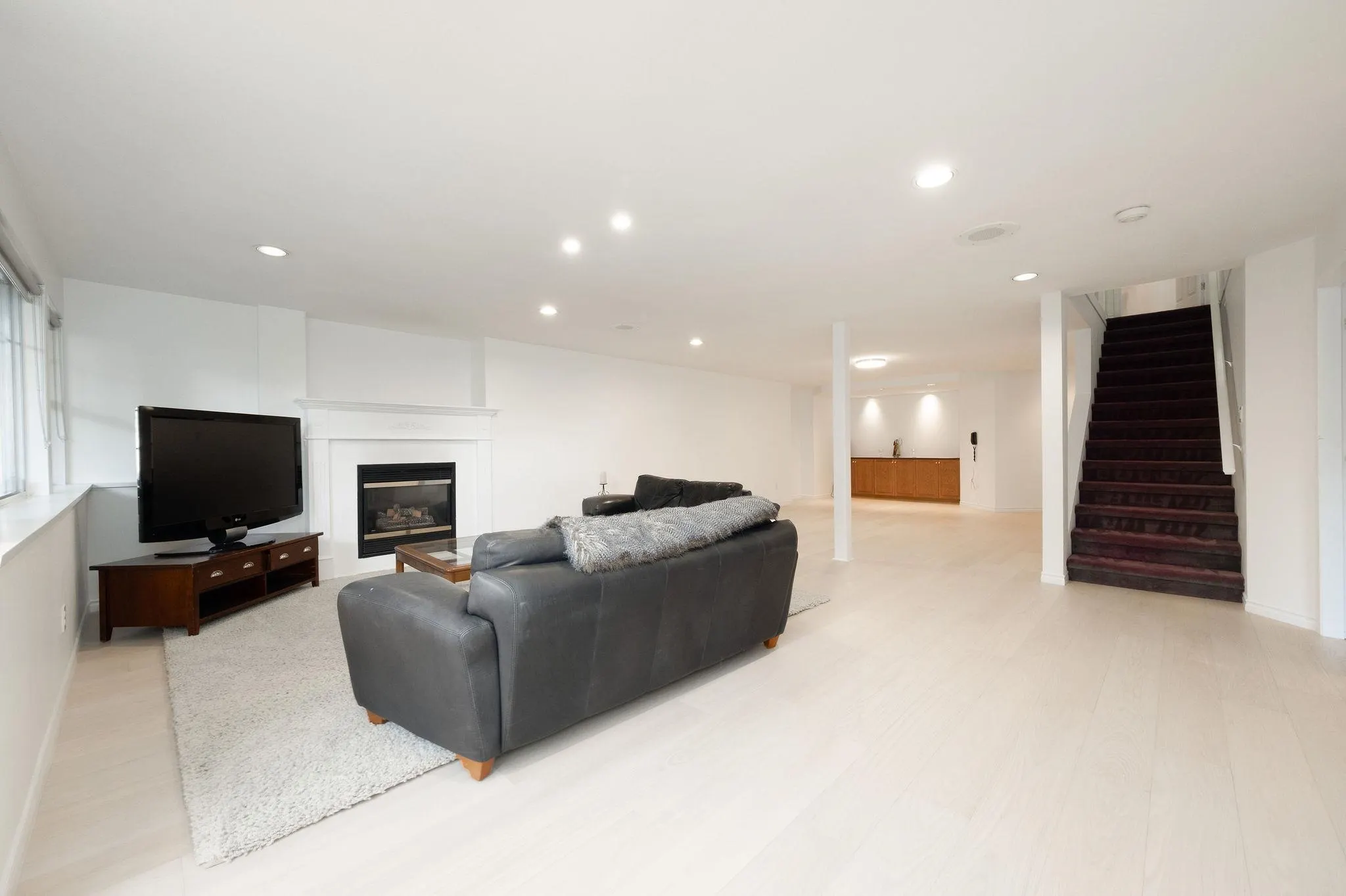 59 5221 Oakmount Crescent