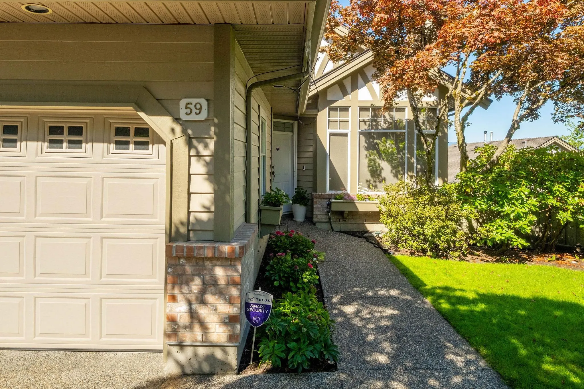 59 5221 Oakmount Crescent
