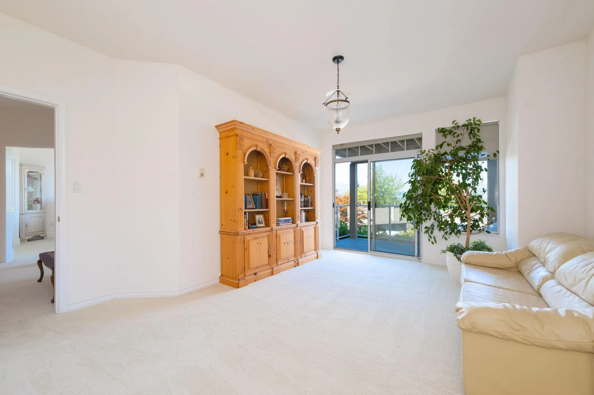 59 5221 Oakmount Crescent