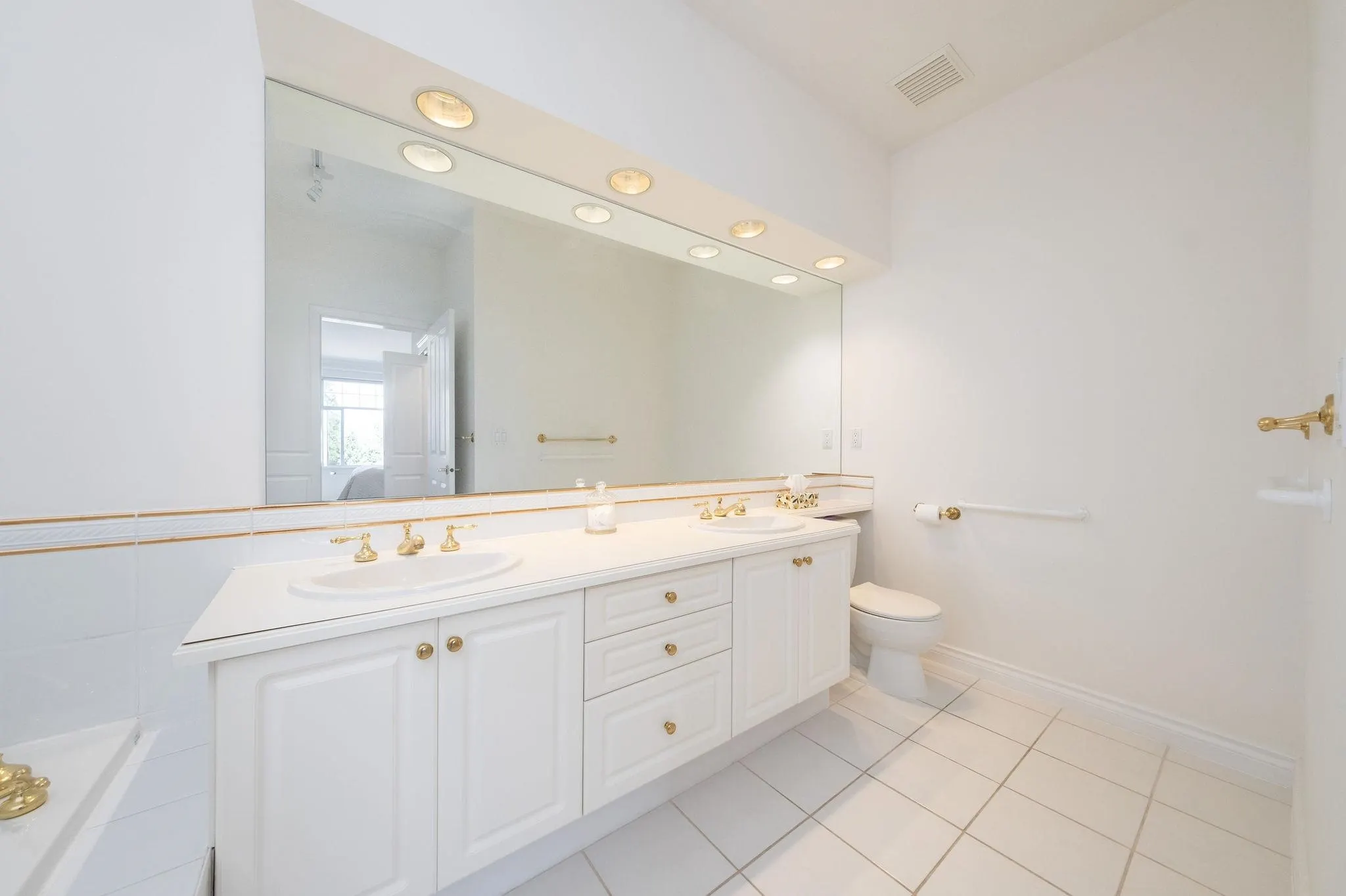 59 5221 Oakmount Crescent