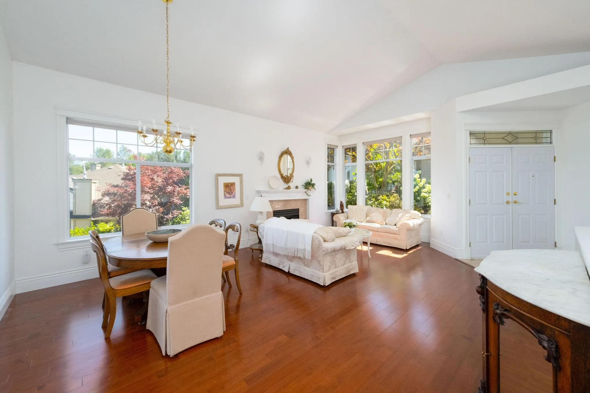 59 5221 Oakmount Crescent