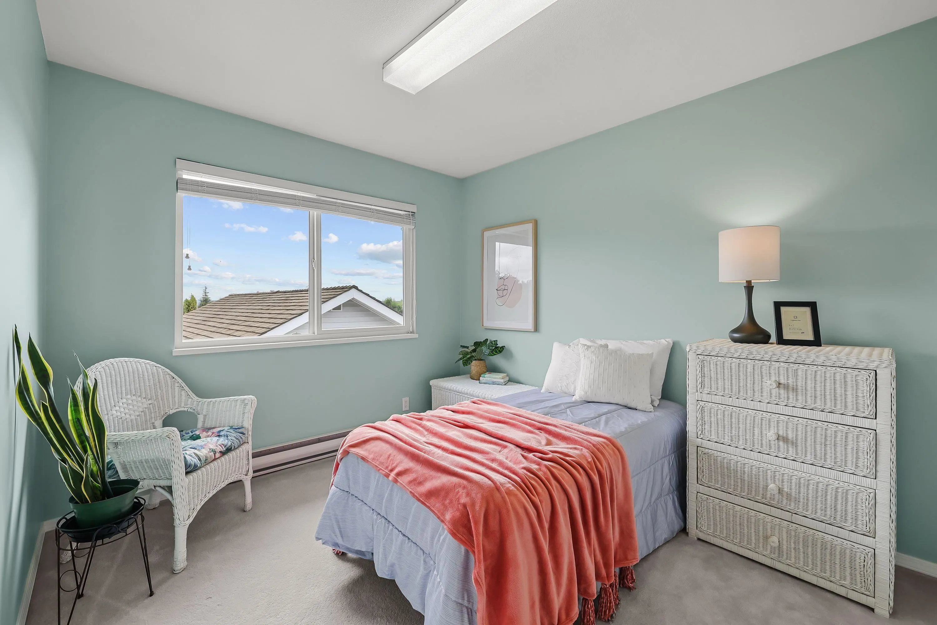 5668 E Sunrise Crescent