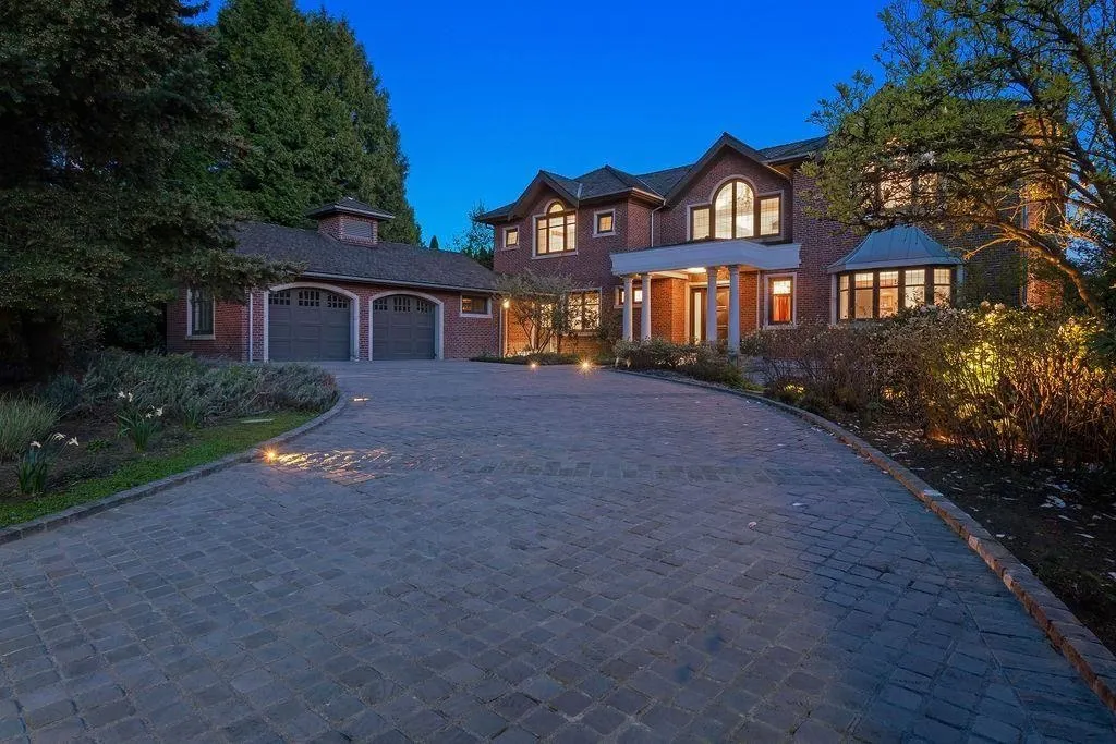 8112 Government Road