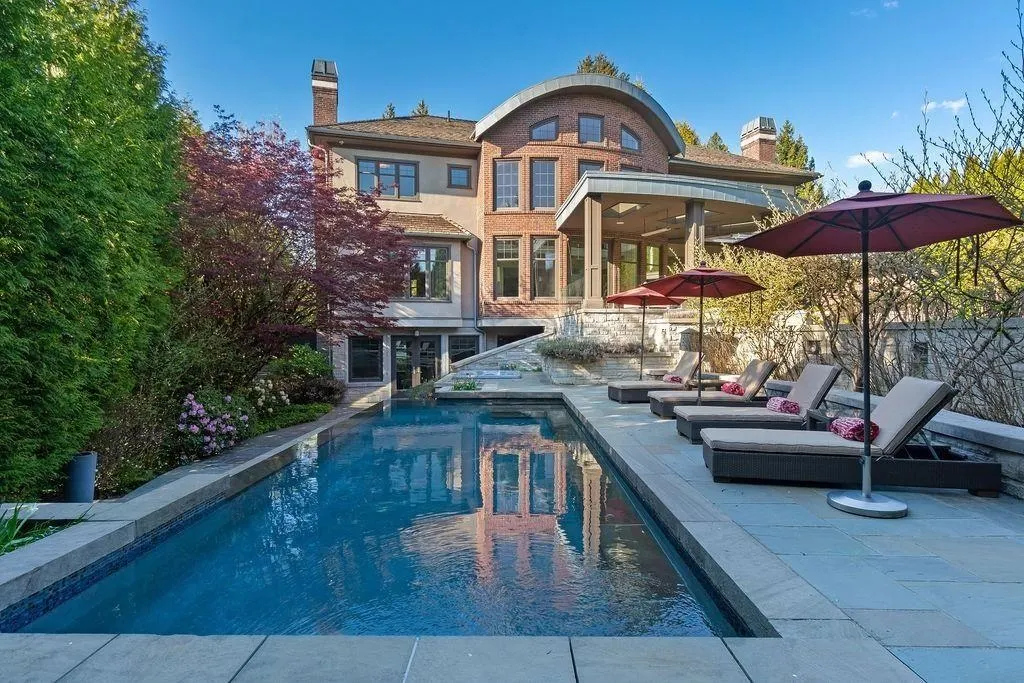 8112 Government Road