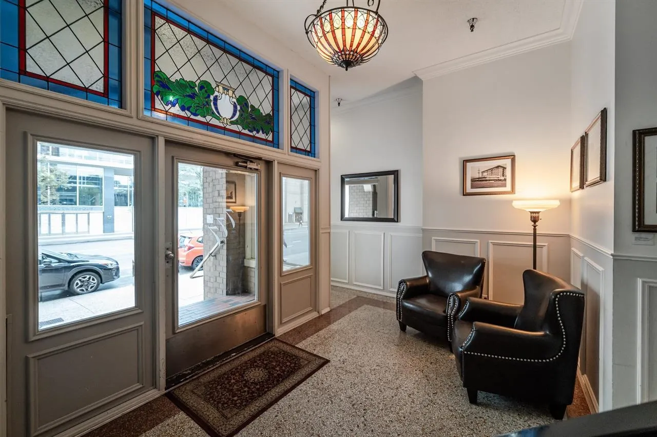 55 777 Burrard Street