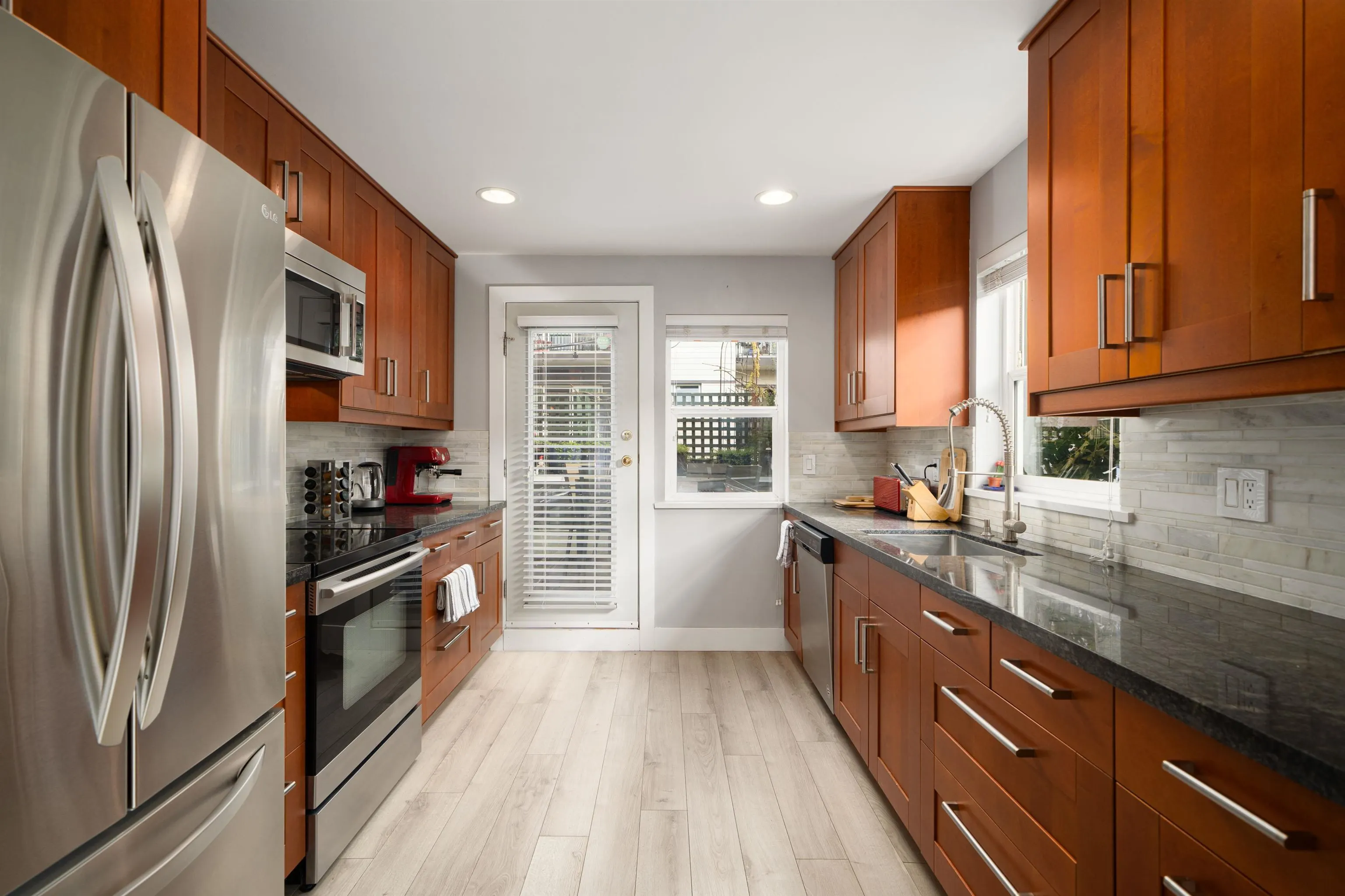 D 136 W 4th Street