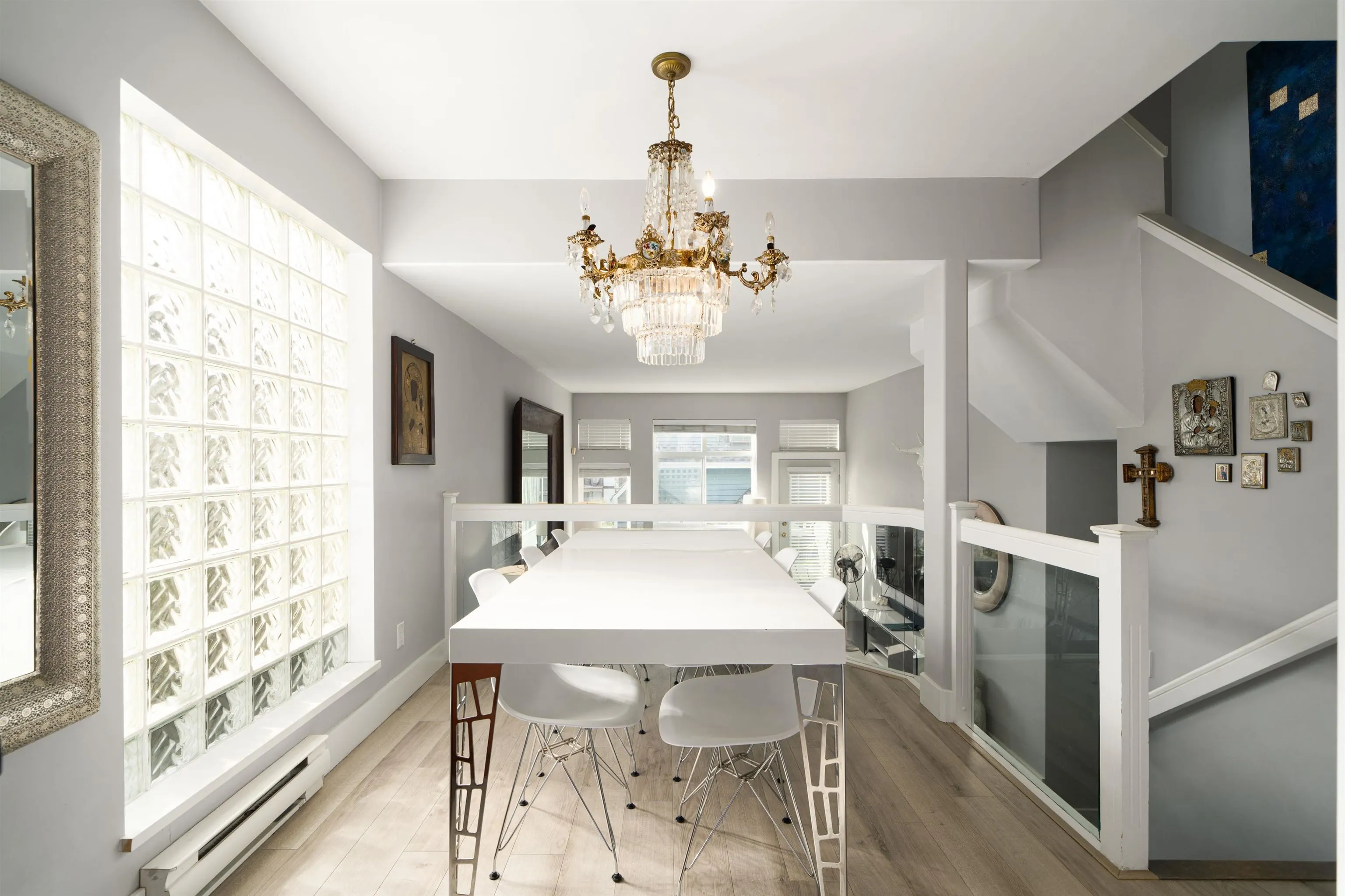 D 136 W 4th Street