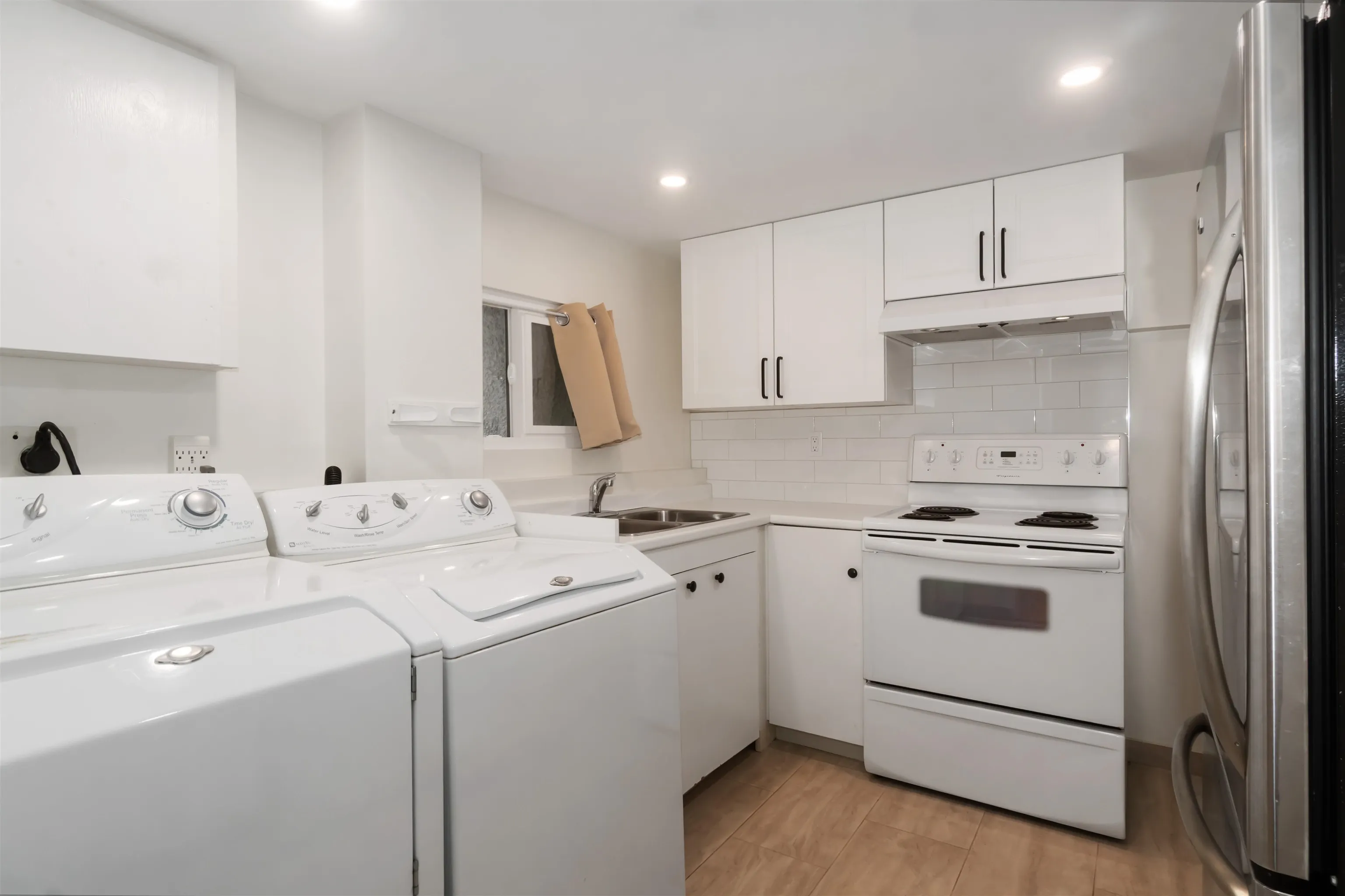 1120 Devonshire Crescent