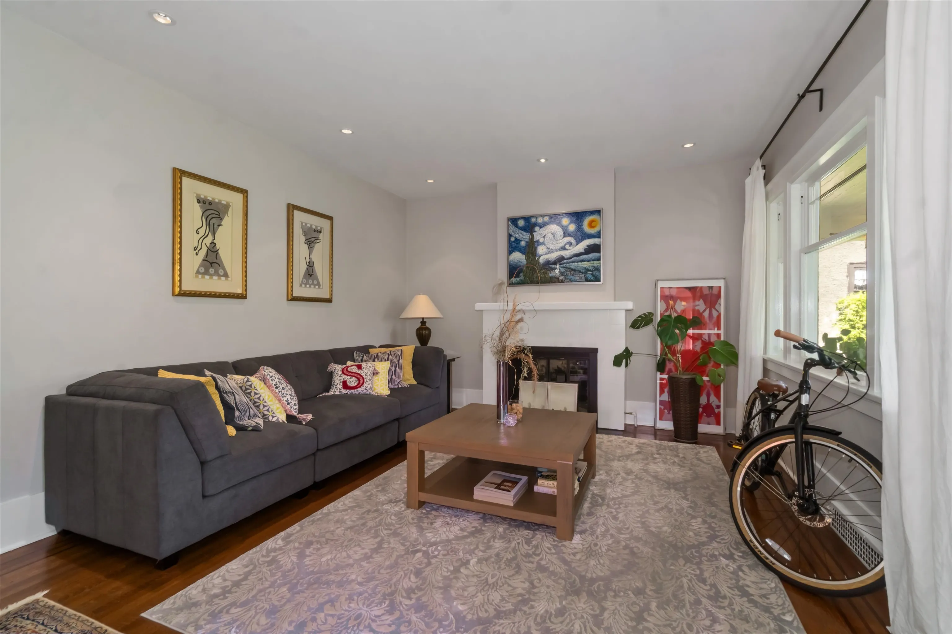 1120 Devonshire Crescent