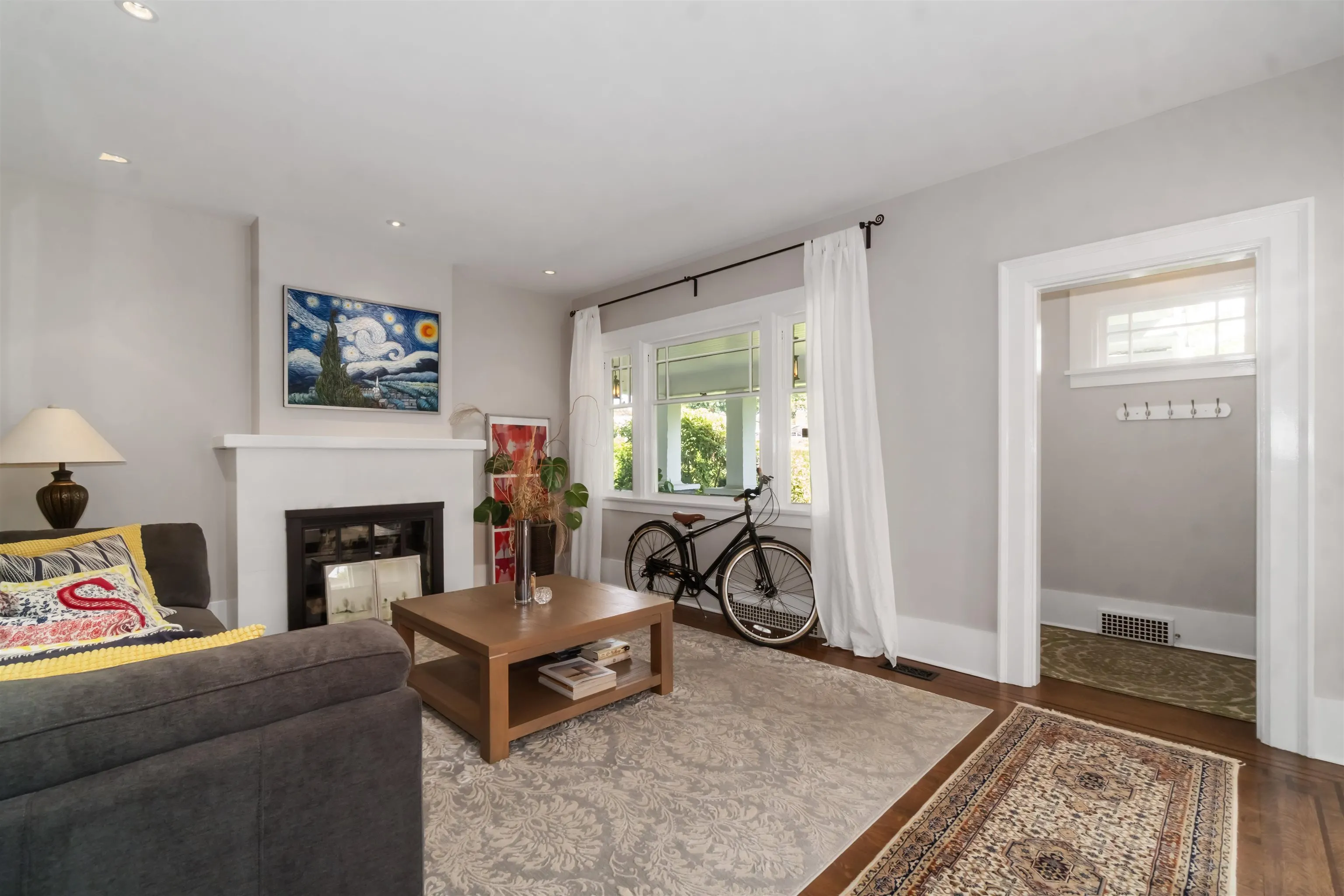 1120 Devonshire Crescent