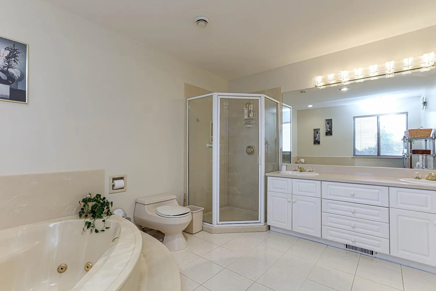 1254 Pacific Drive