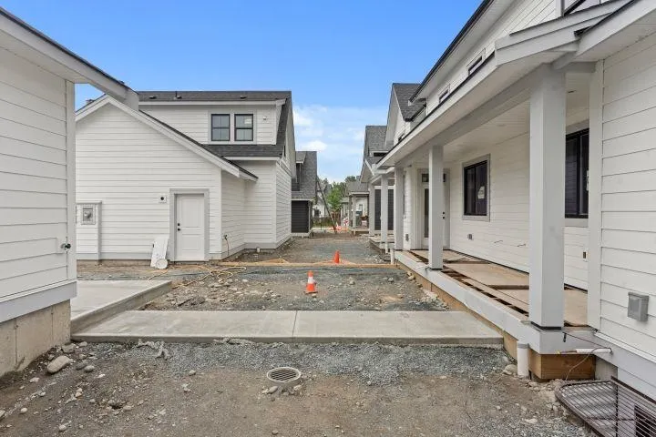202 46211 Promontory Road
