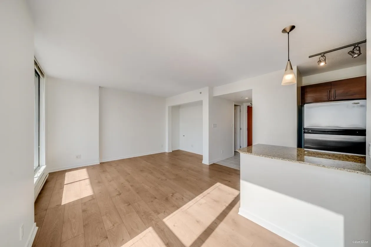 703 814 Royal Avenue