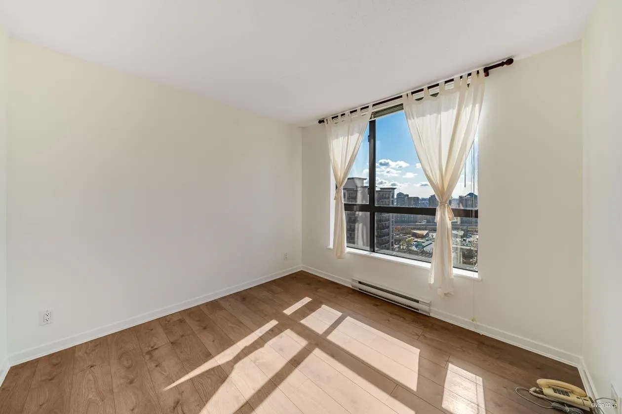 703 814 Royal Avenue