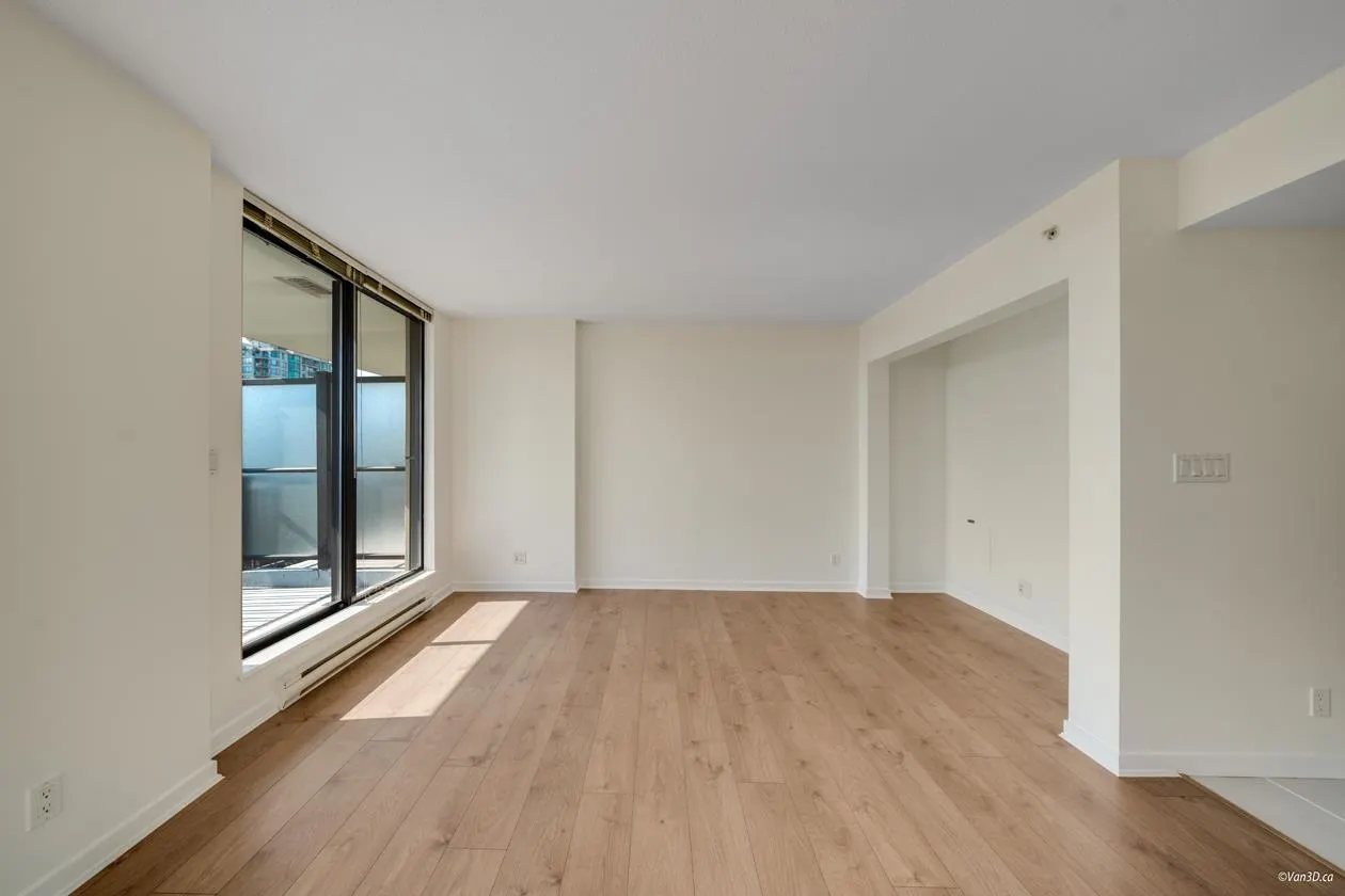 703 814 Royal Avenue