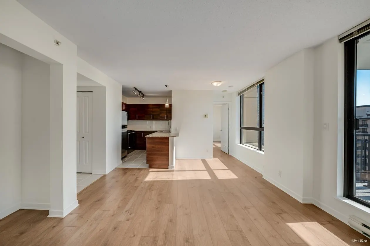703 814 Royal Avenue