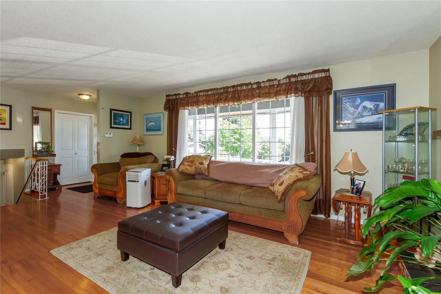 1571 Hammond Avenue