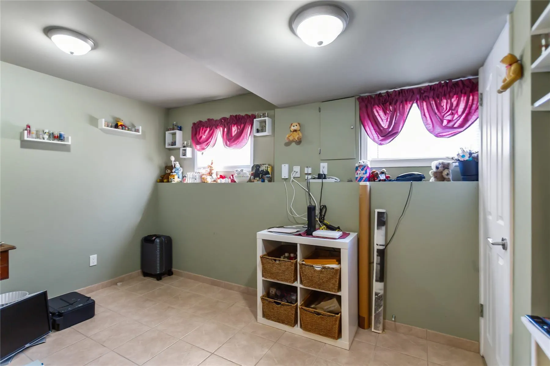 1571 Hammond Avenue