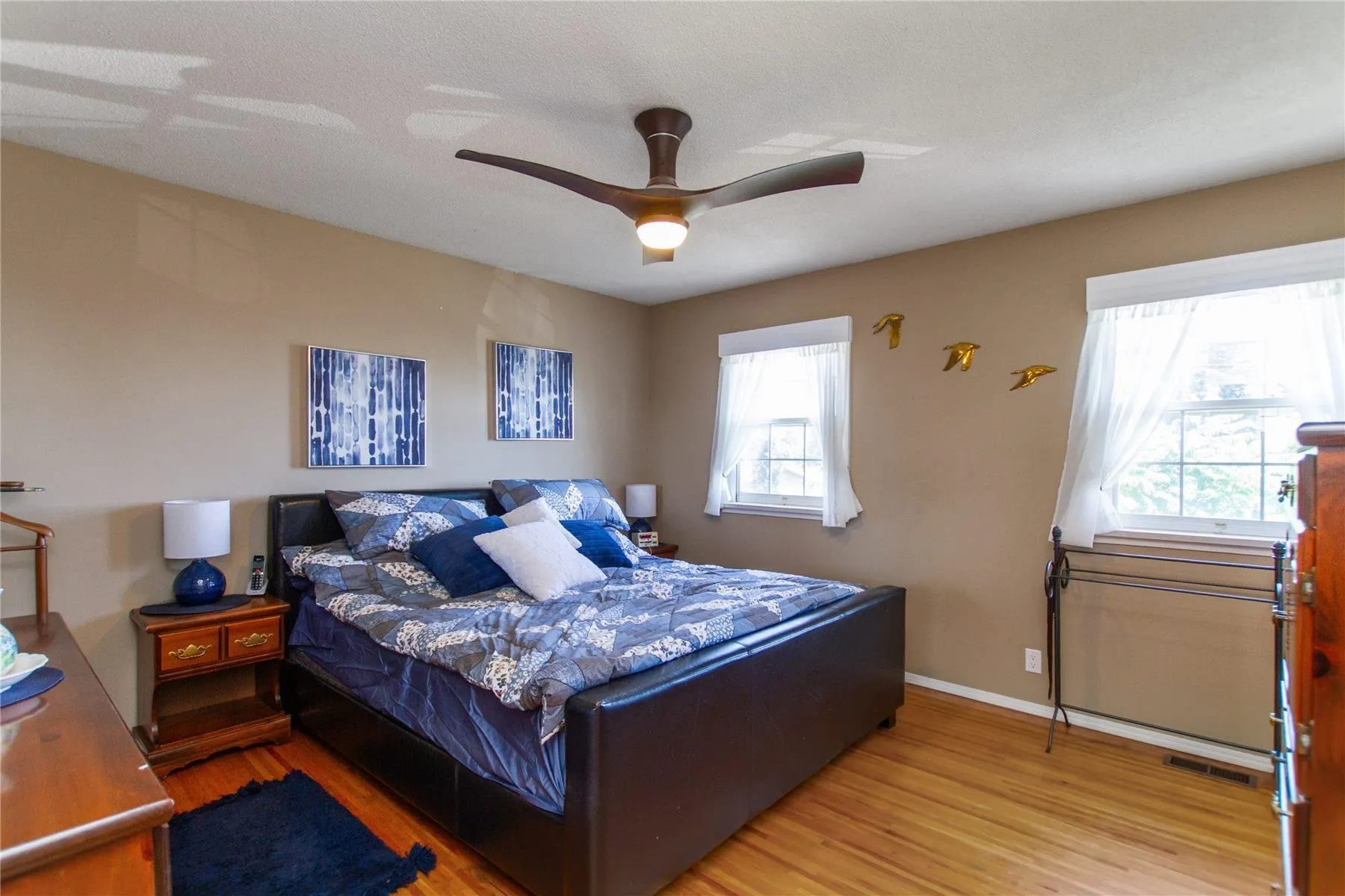1571 Hammond Avenue