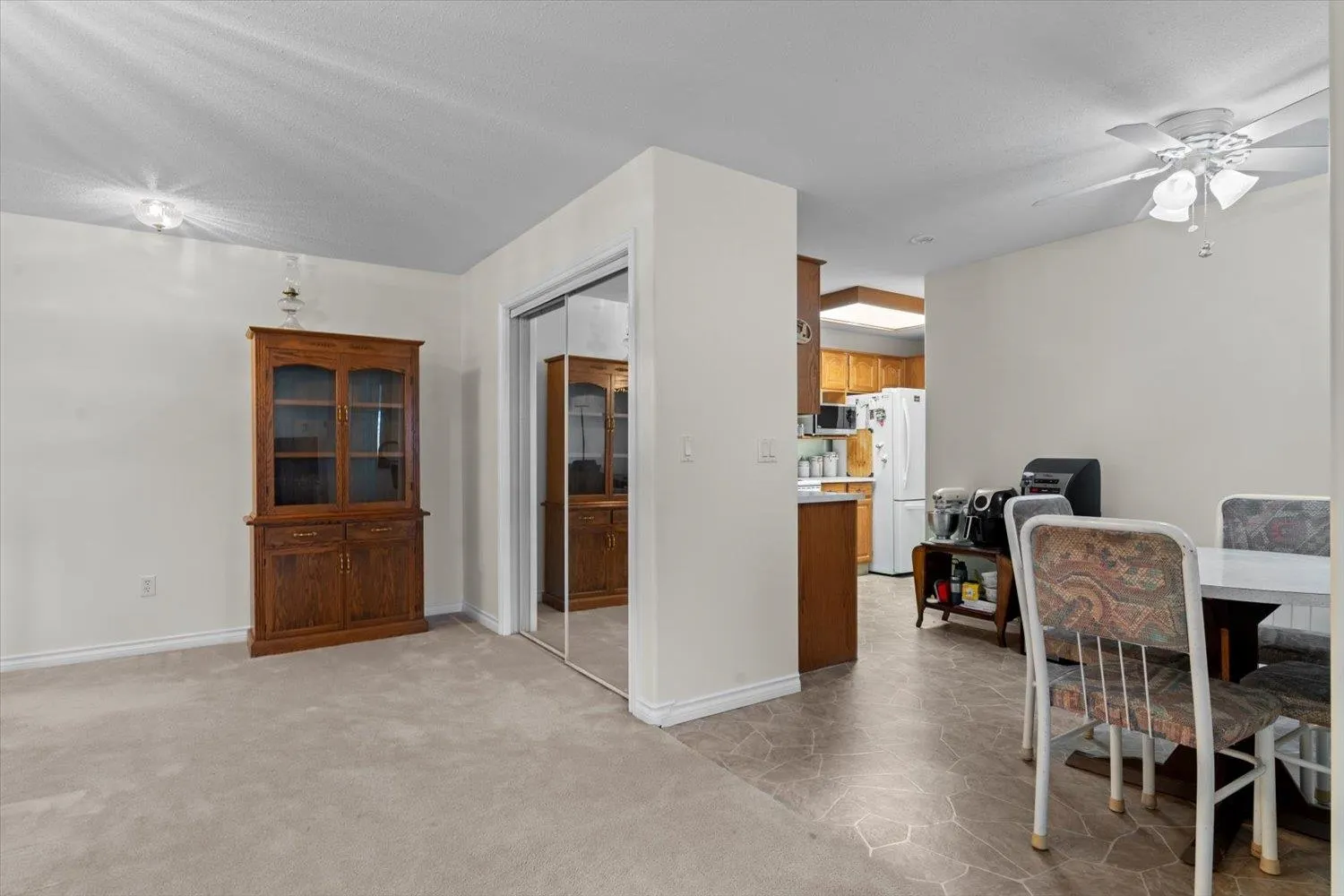 201 8985 Mary Street