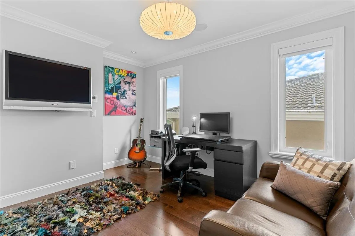 7158 Ridgeview Drive