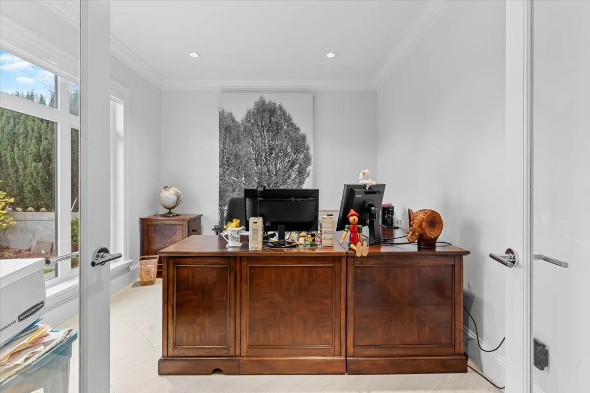 7158 Ridgeview Drive