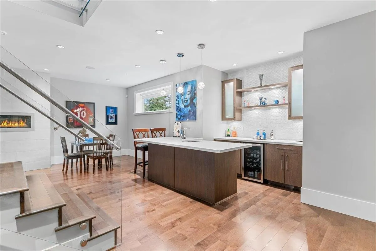 7158 Ridgeview Drive