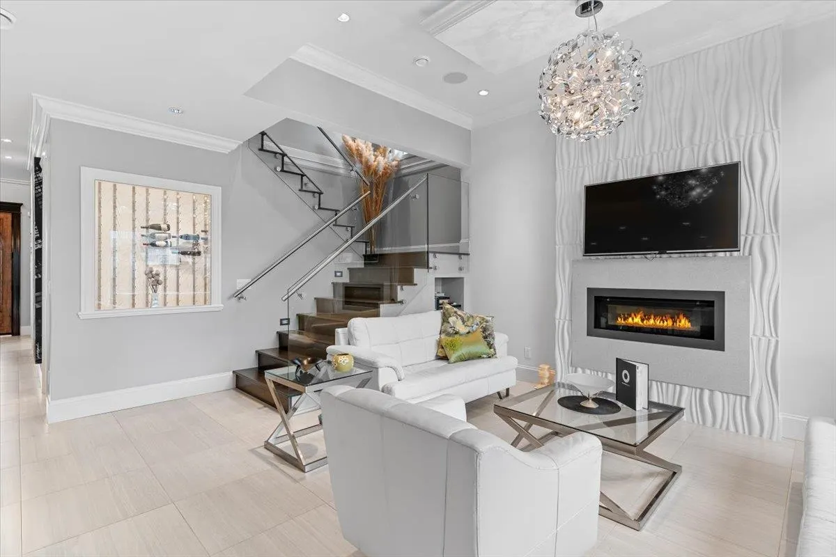 7158 Ridgeview Drive
