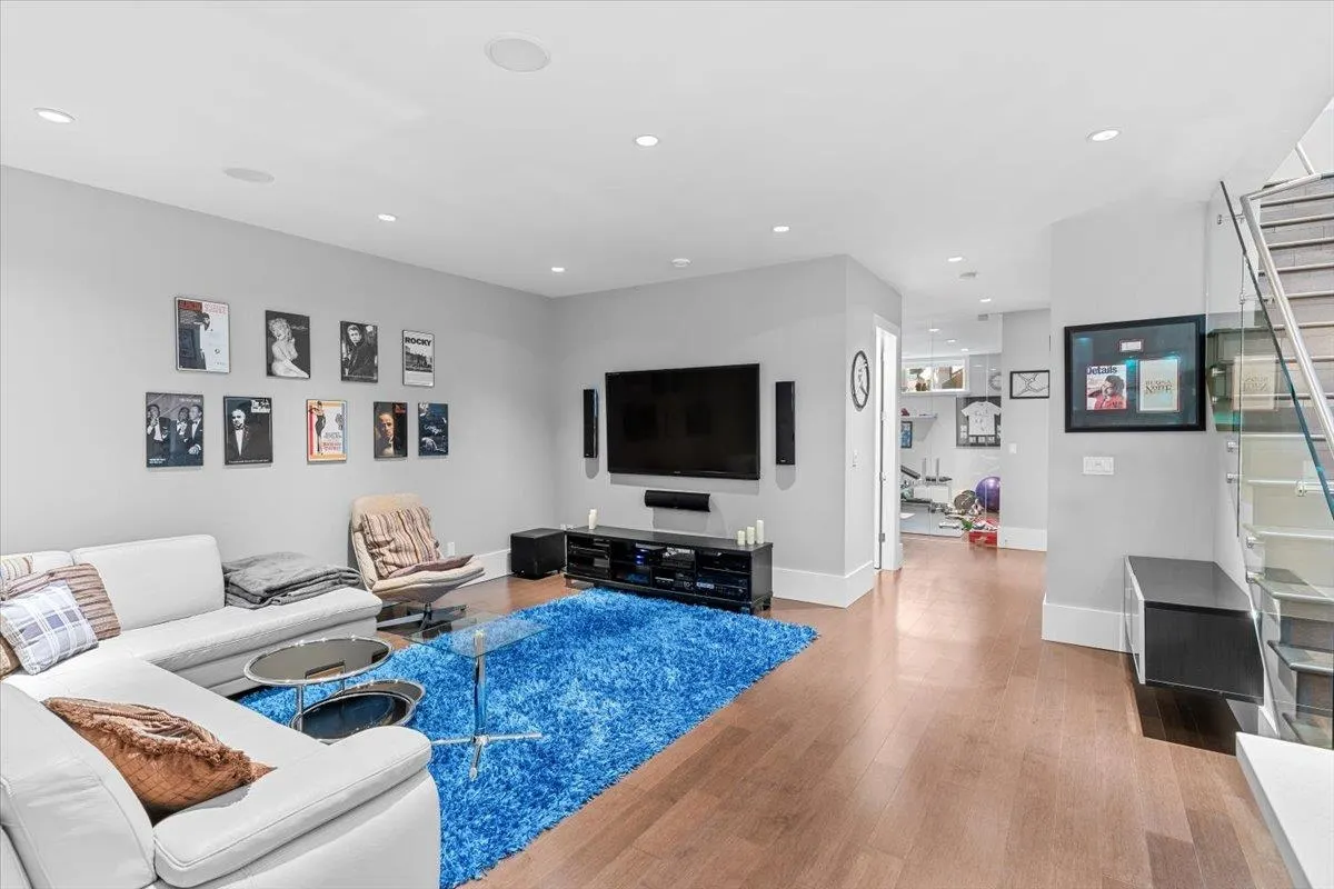 7158 Ridgeview Drive