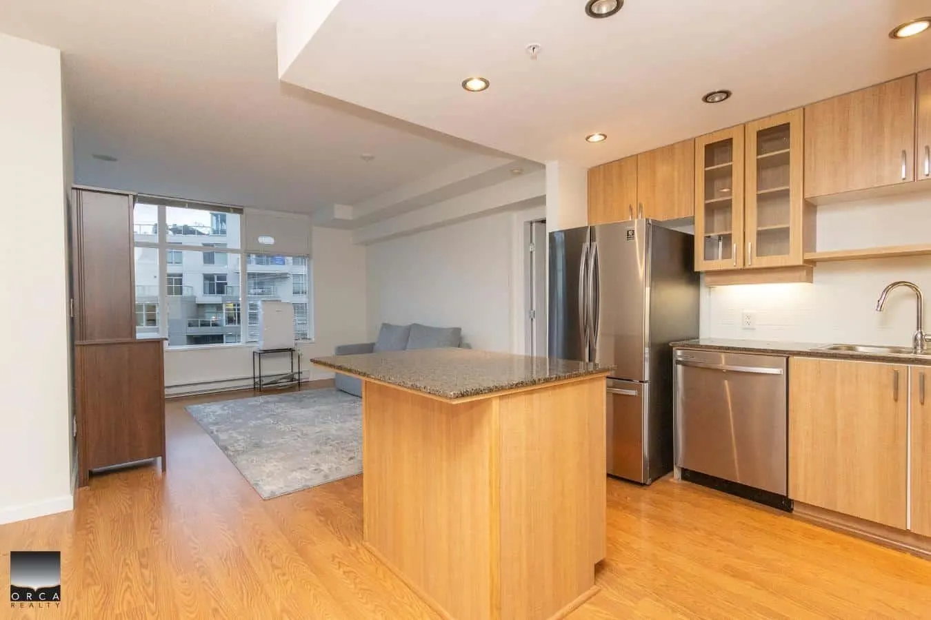 707 9232 University Crescent