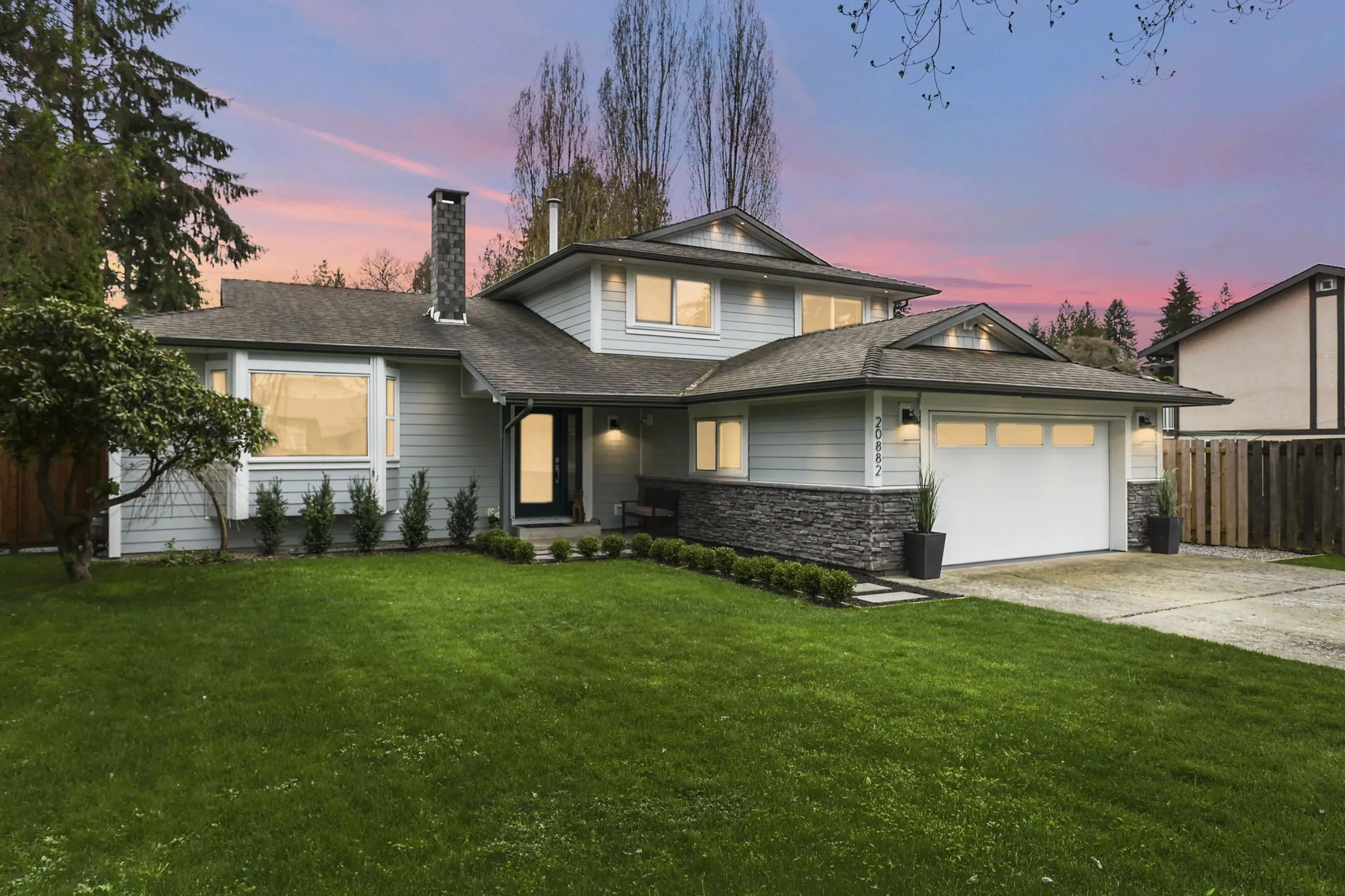 20882 Alpine Crescent
