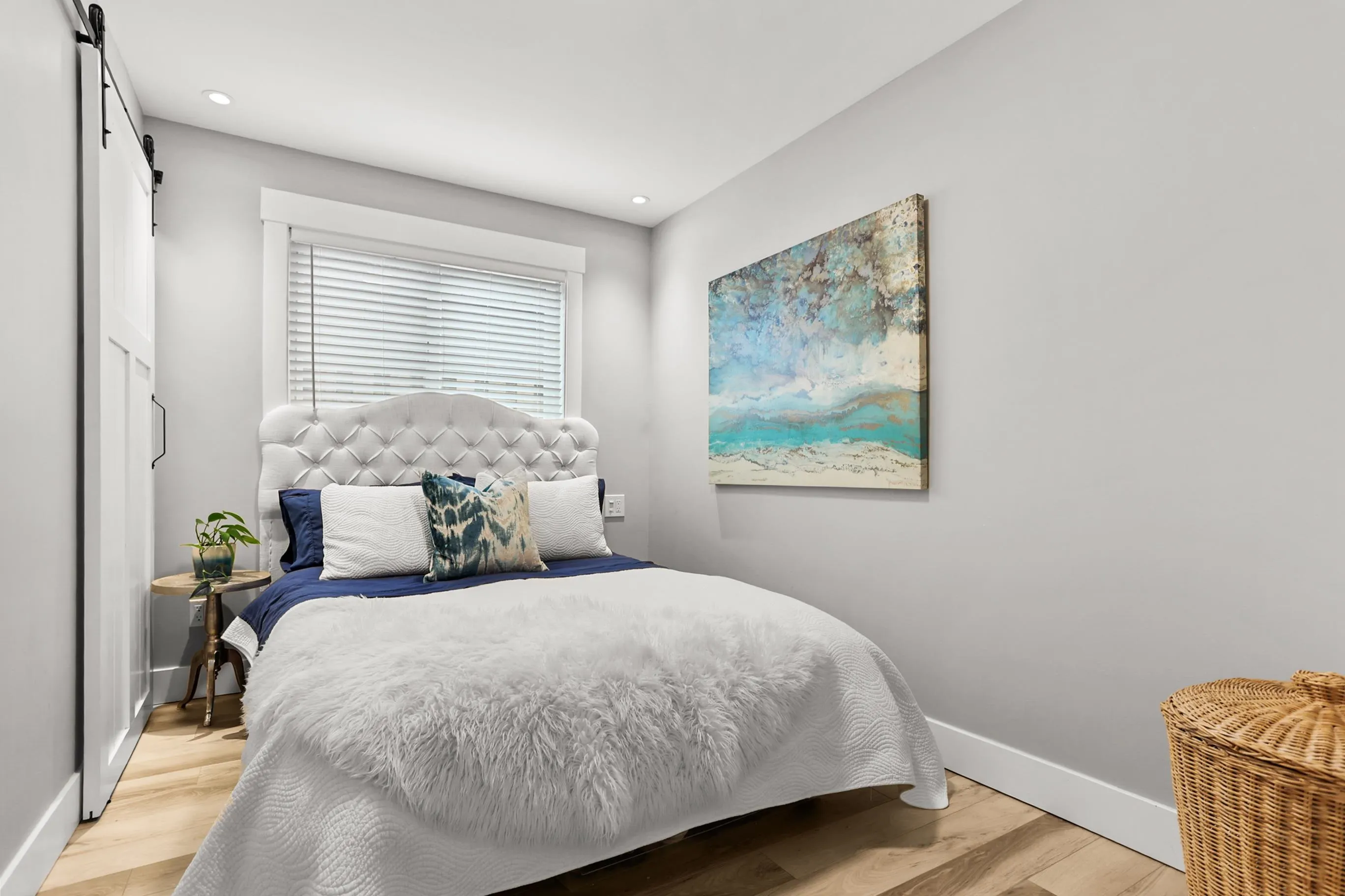 20882 Alpine Crescent