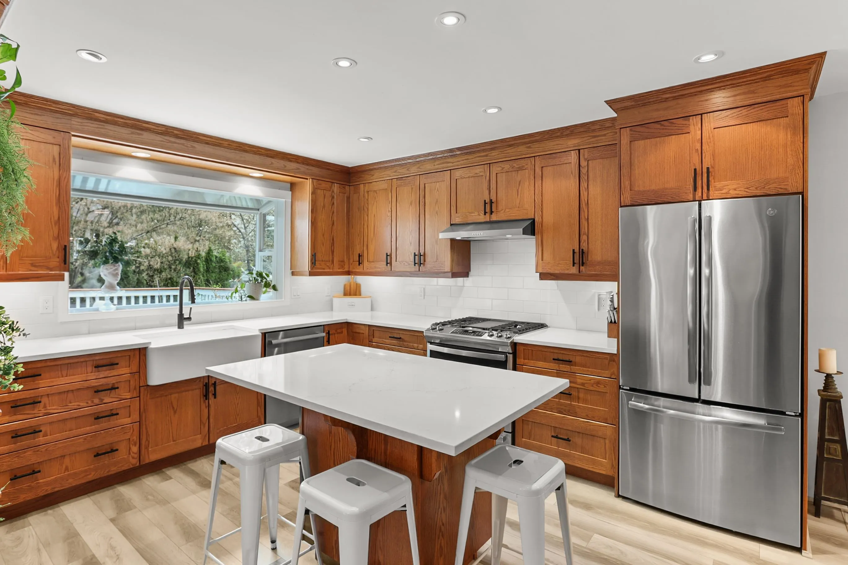 20882 Alpine Crescent