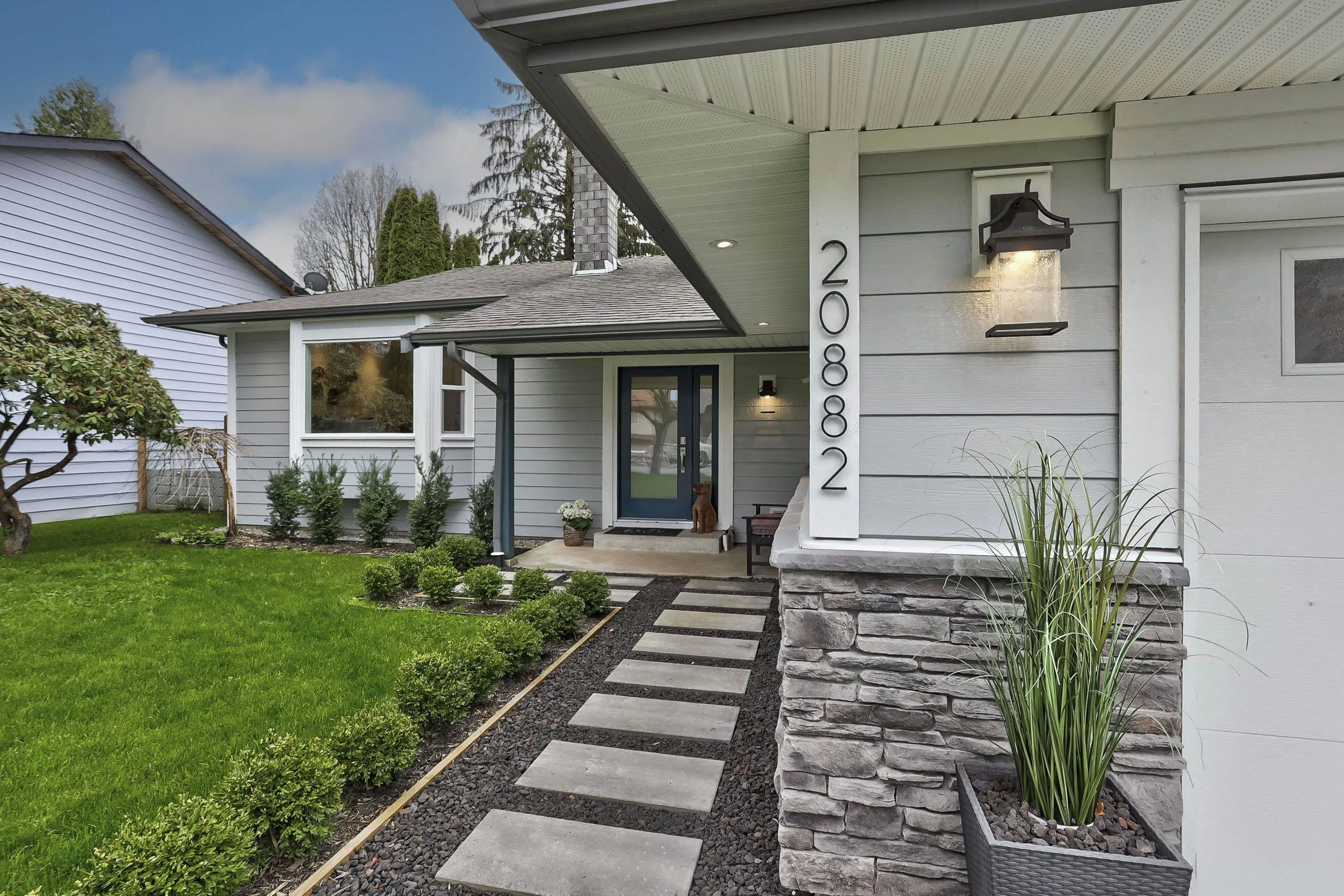 20882 Alpine Crescent