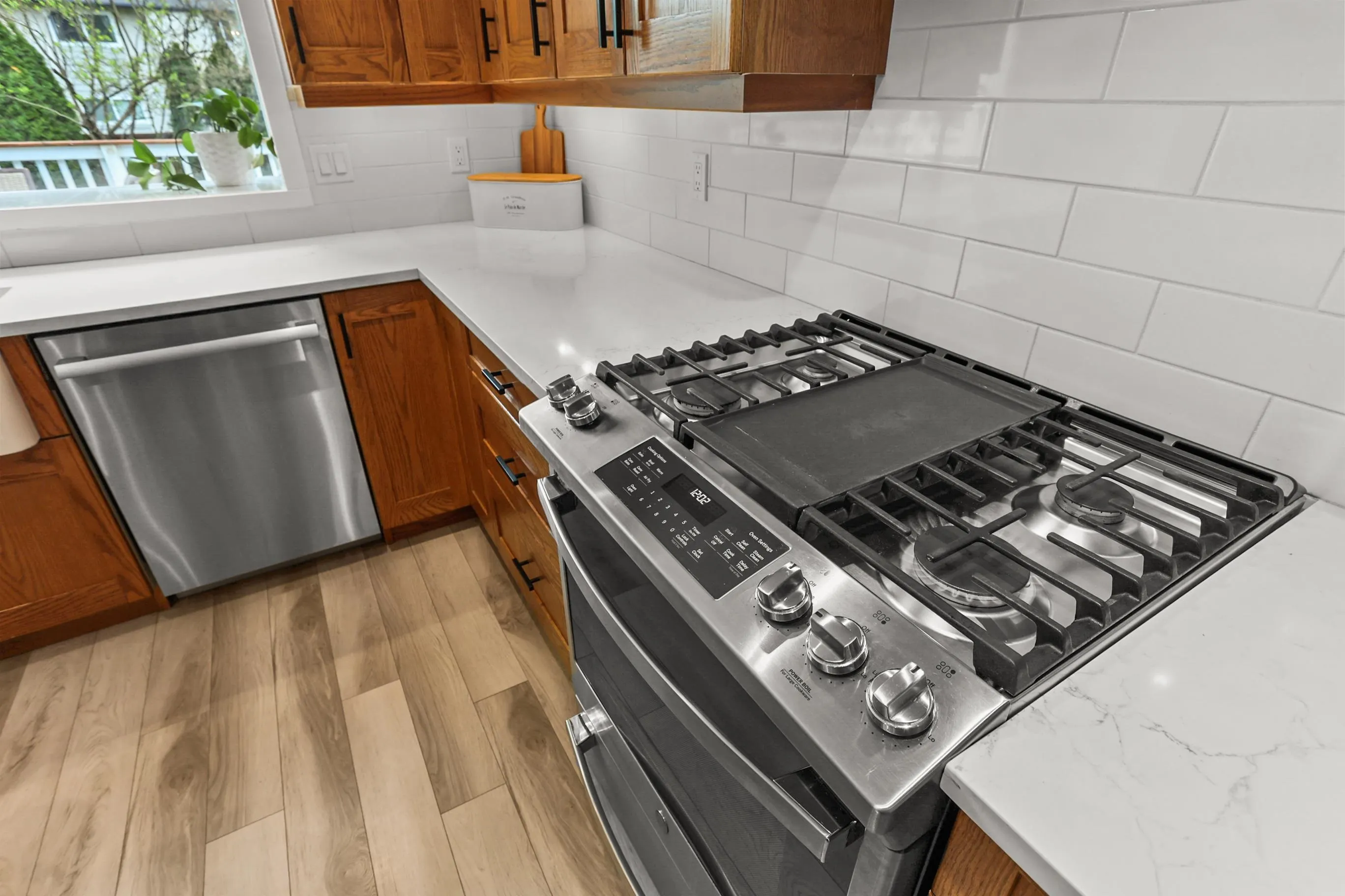 20882 Alpine Crescent