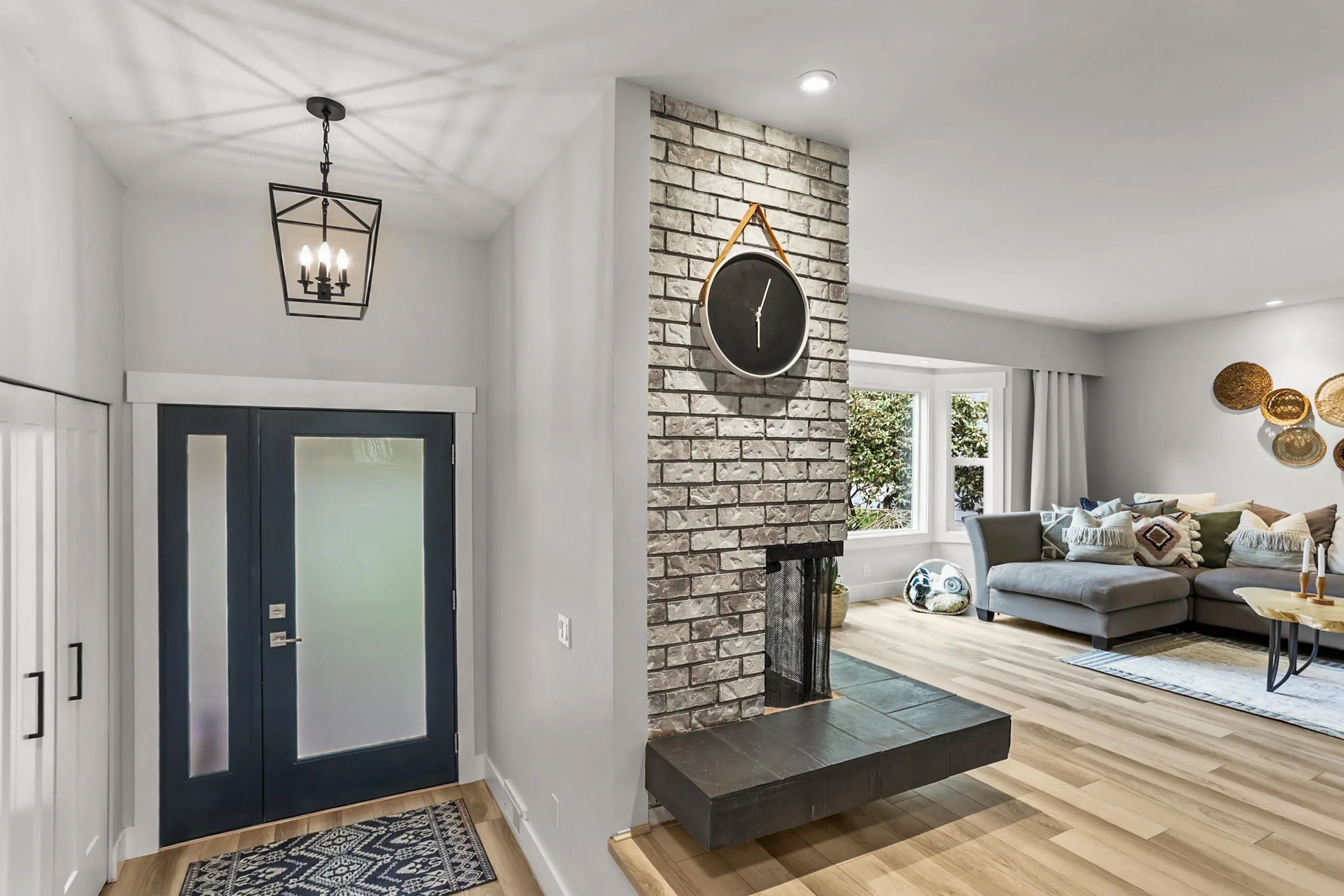 20882 Alpine Crescent
