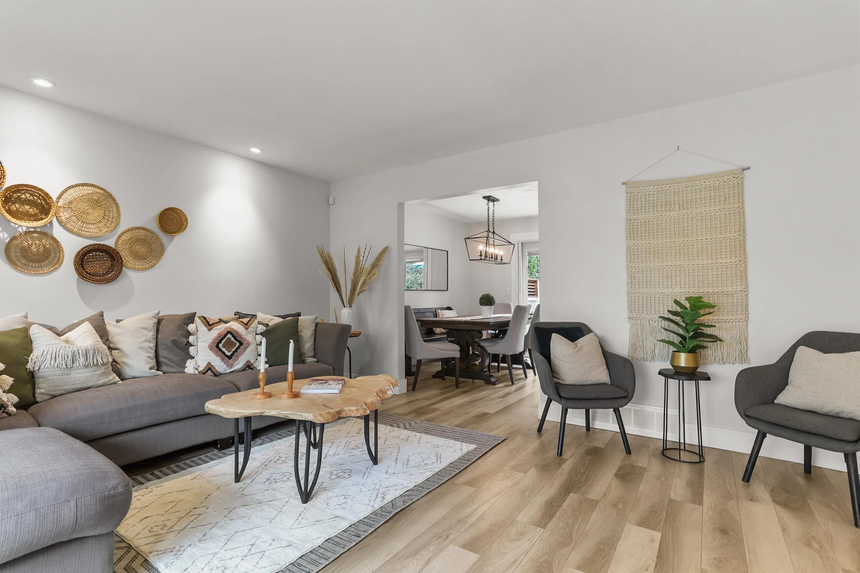 20882 Alpine Crescent