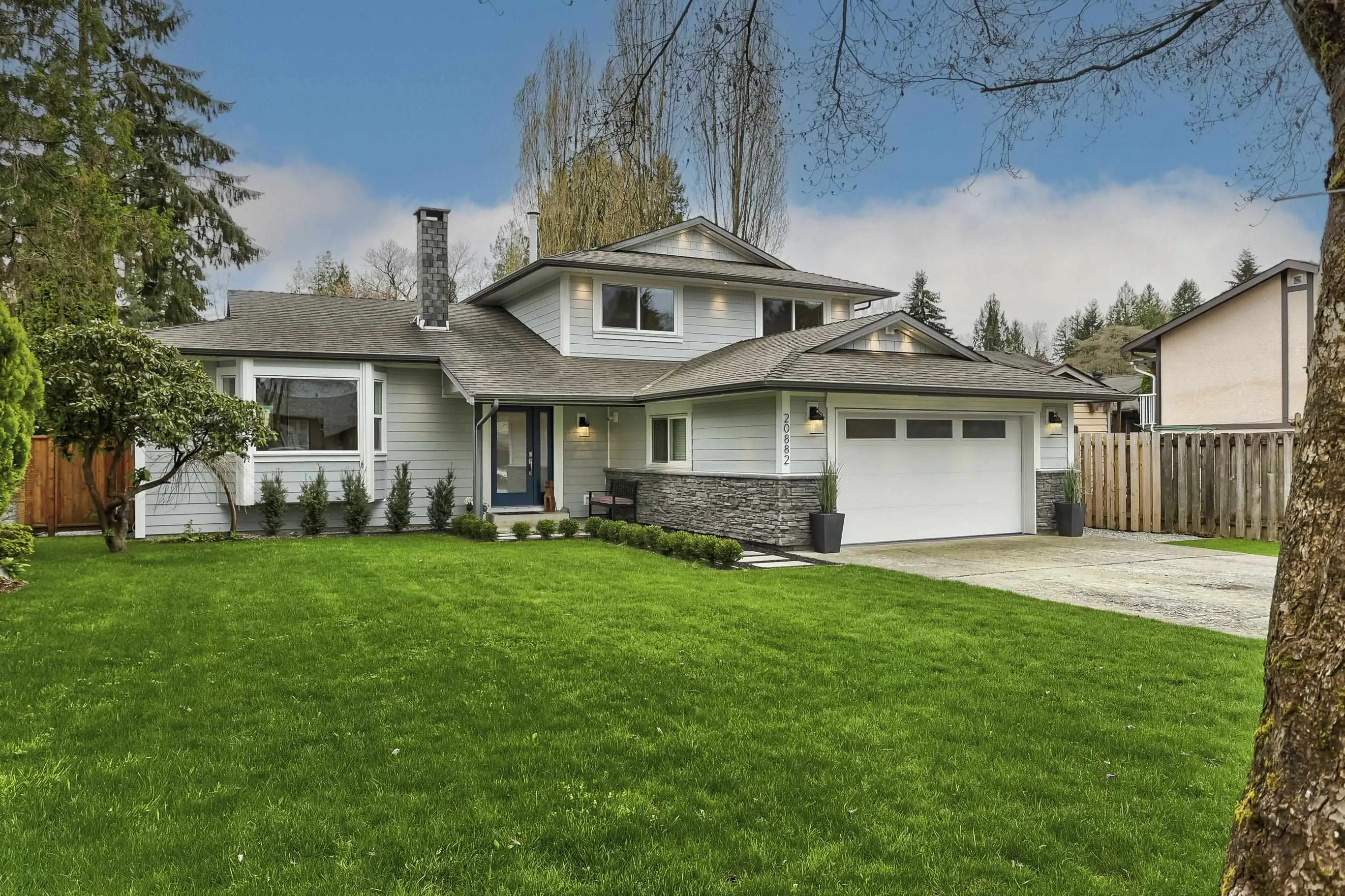 20882 Alpine Crescent