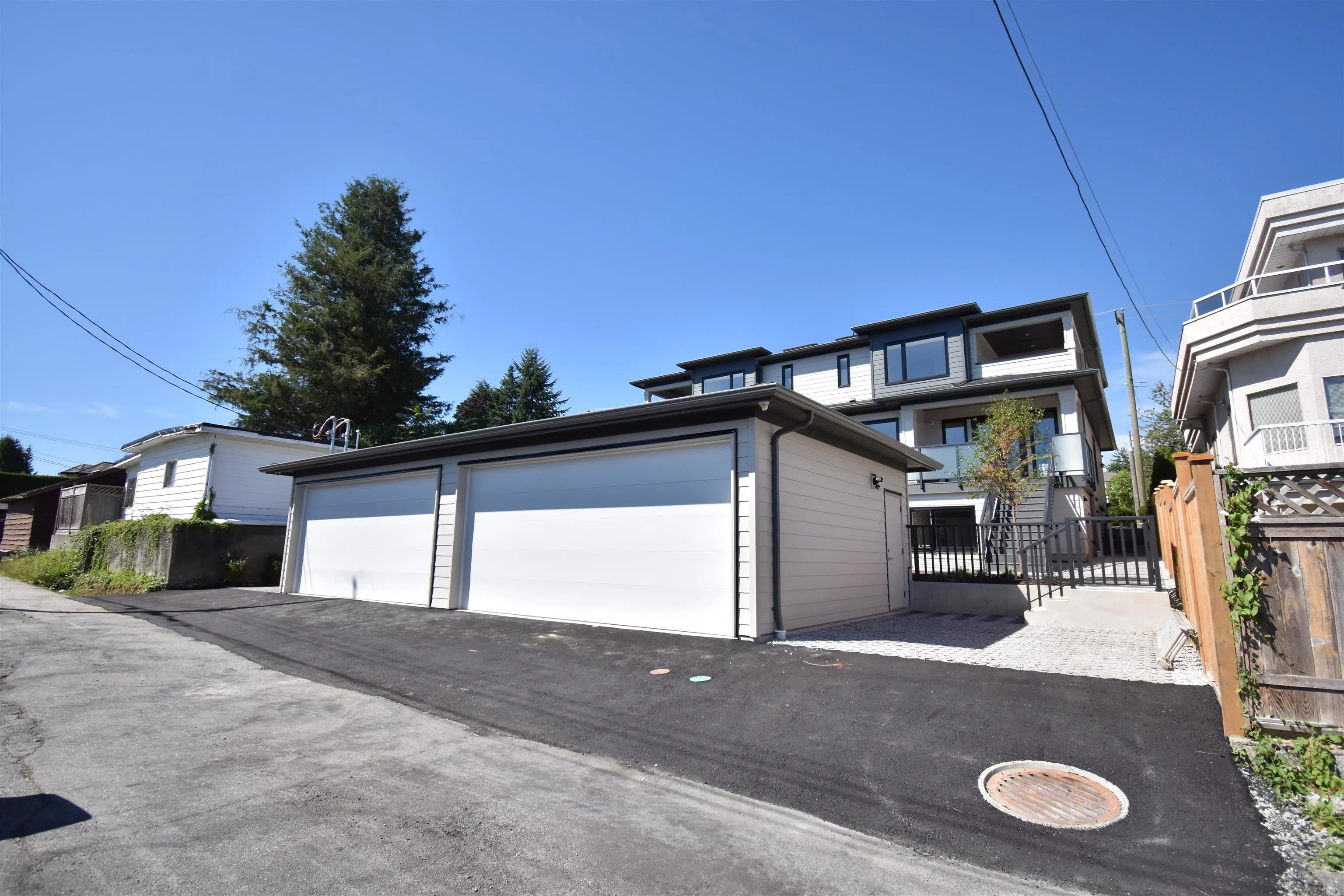 6252 Kitchener Street