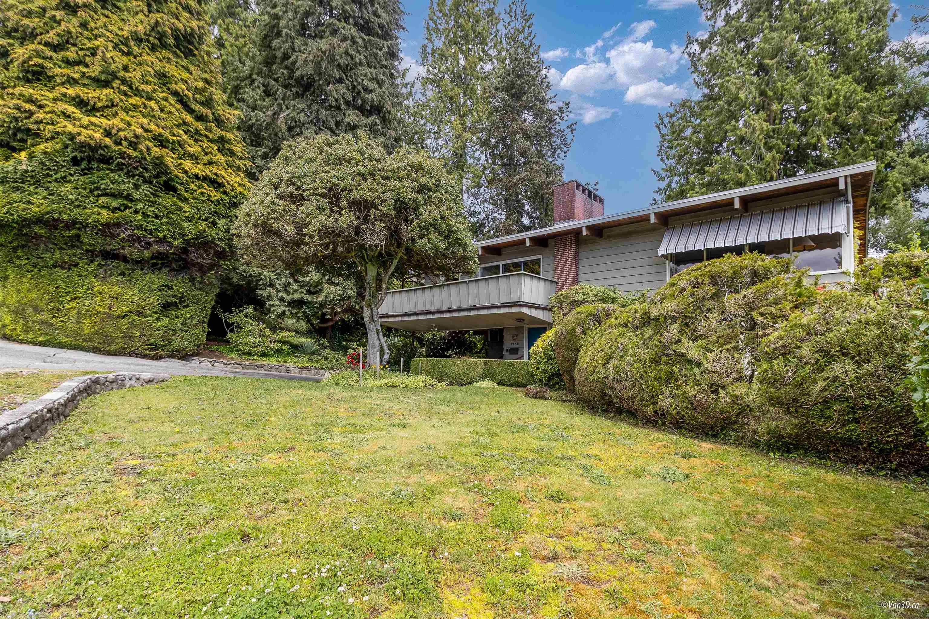1752 Ottawa Place