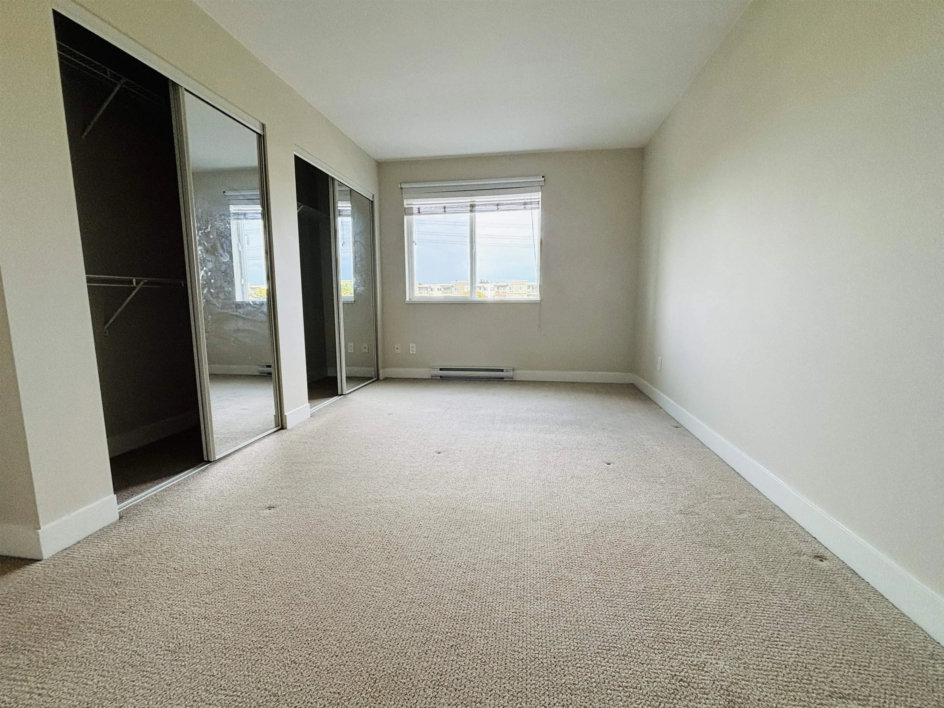 309 15775 Croydon Drive