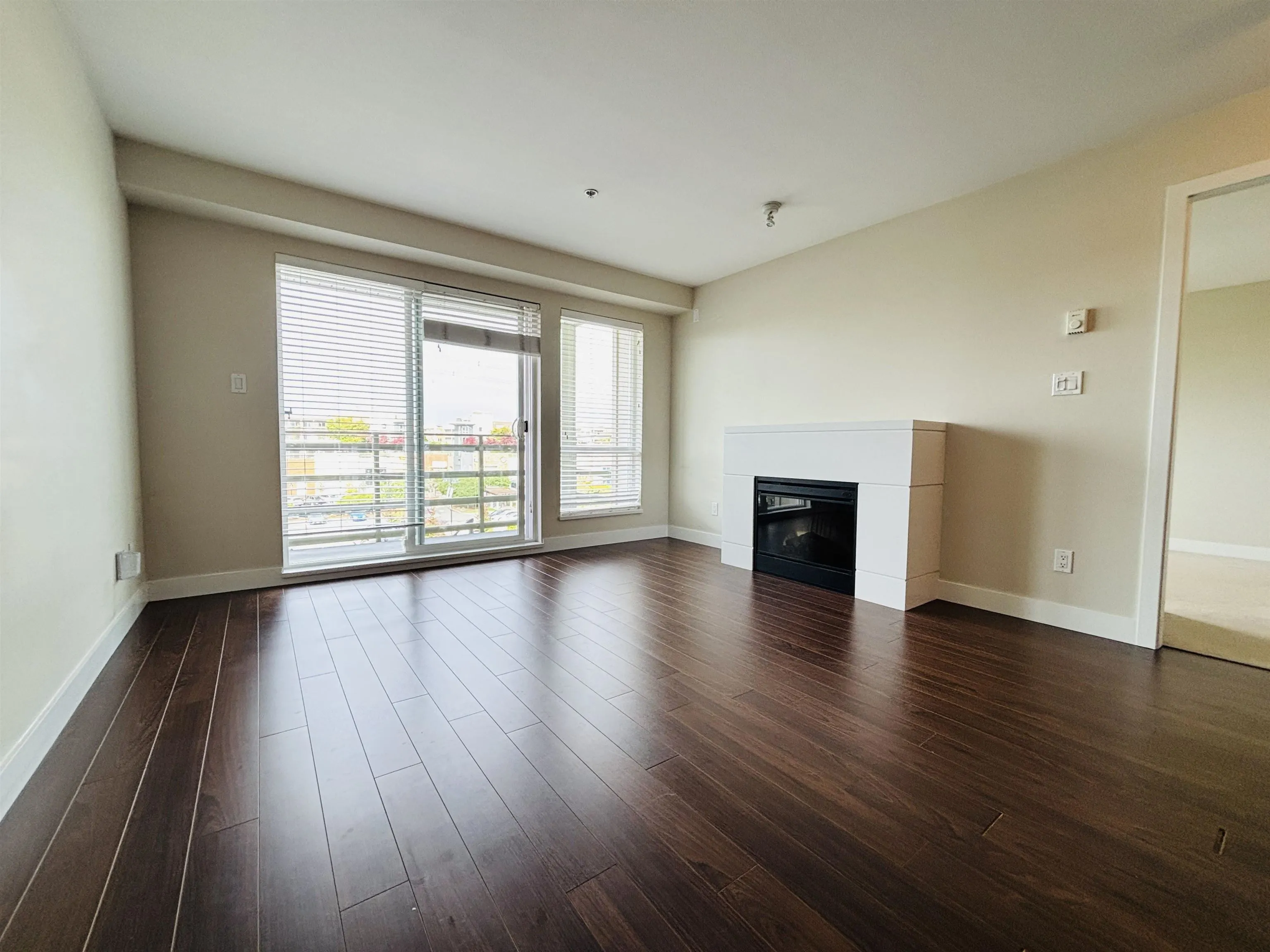 309 15775 Croydon Drive