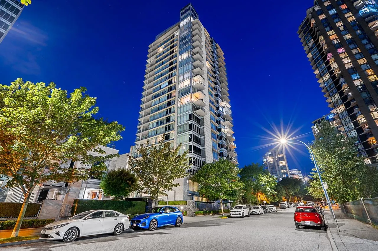 2802 428 Beach Crescent