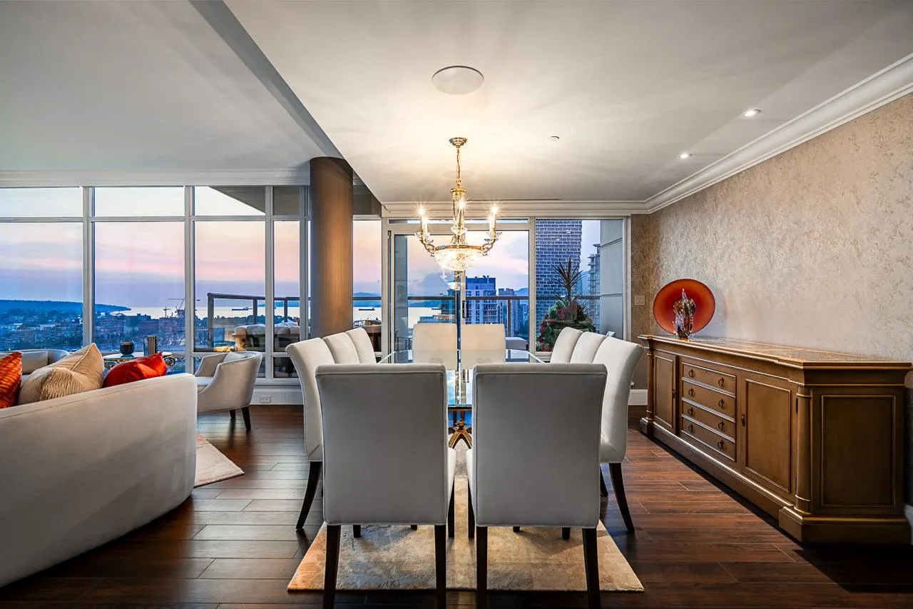 2802 428 Beach Crescent