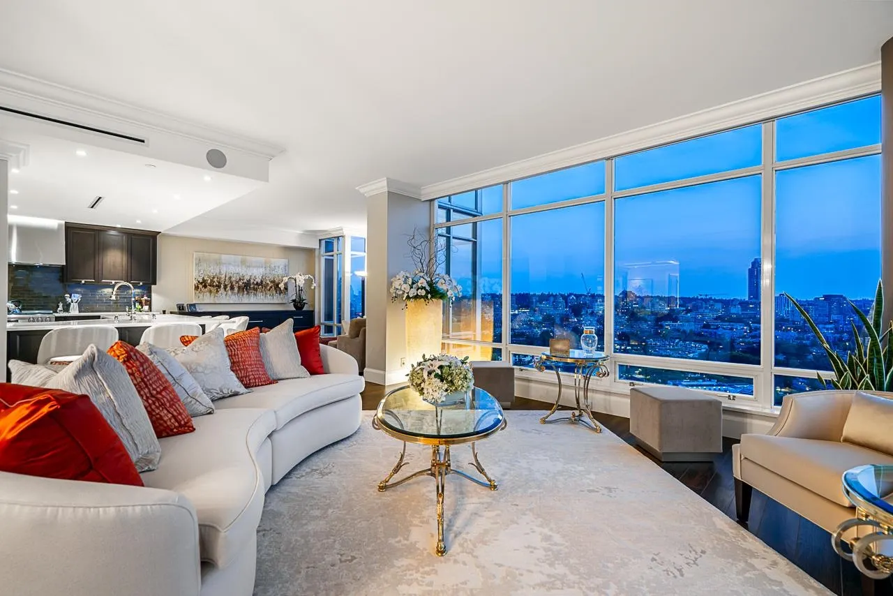 2802 428 Beach Crescent