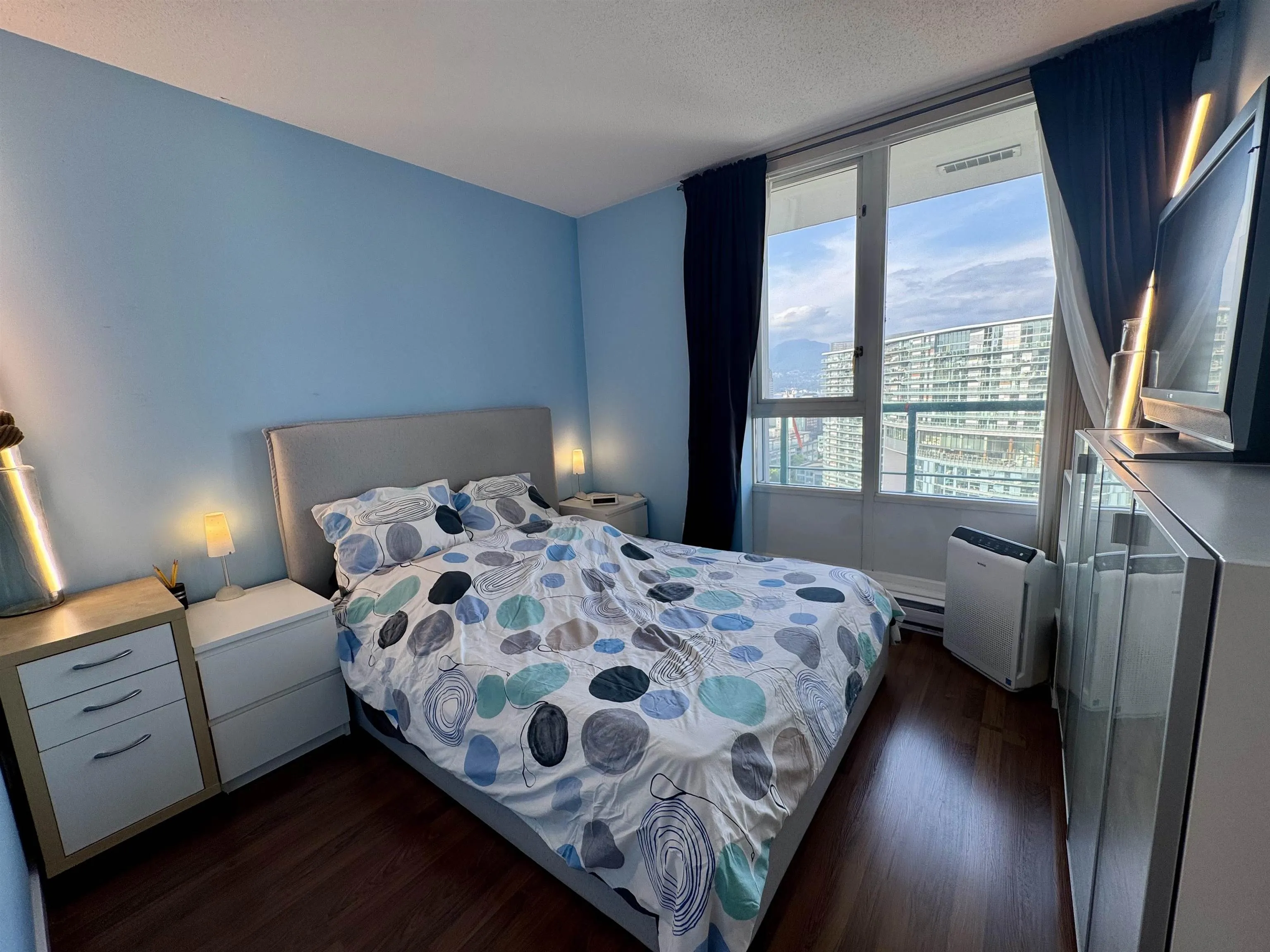 3202 1033 Marinaside Crescent