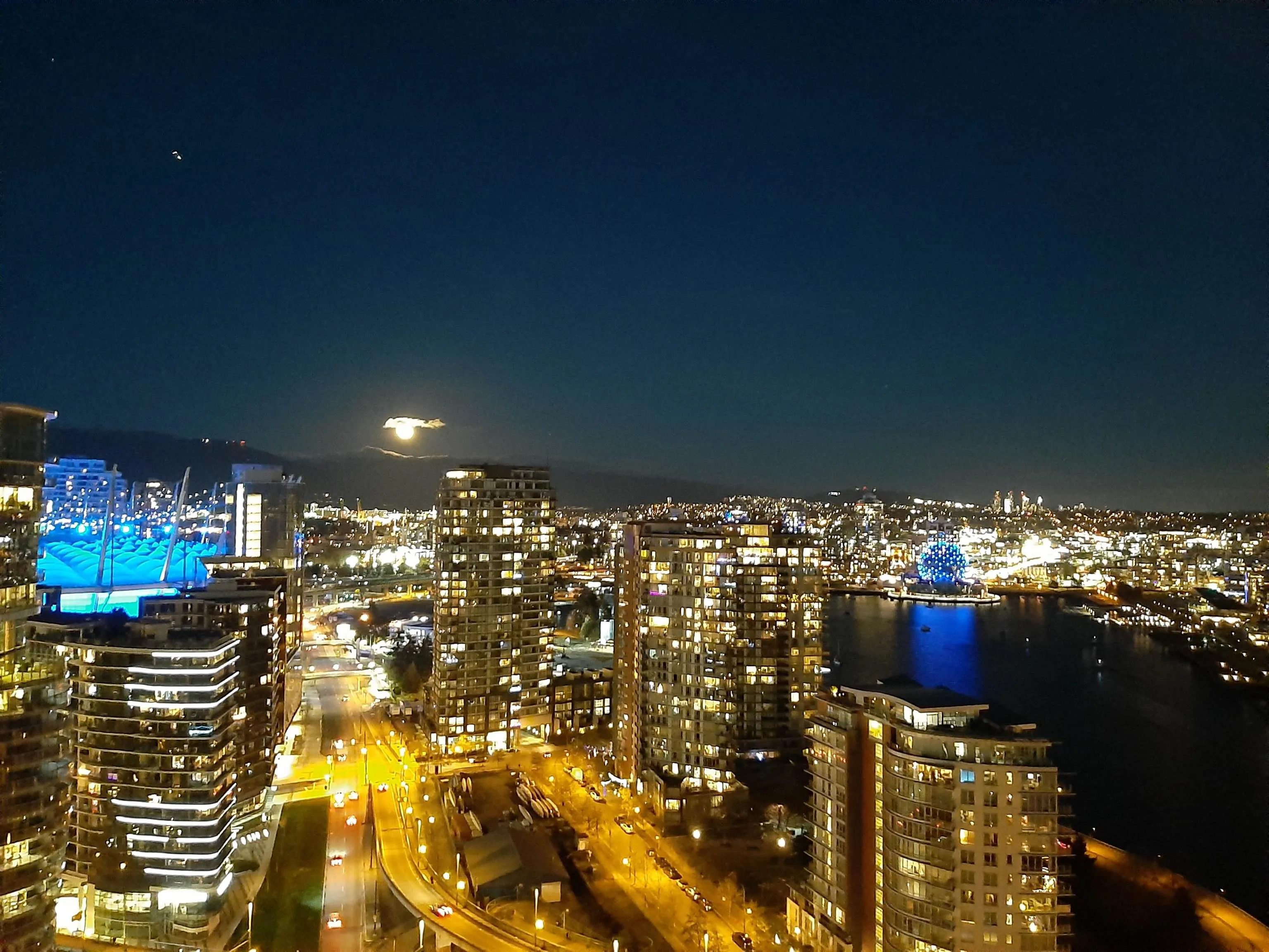 3202 1033 Marinaside Crescent