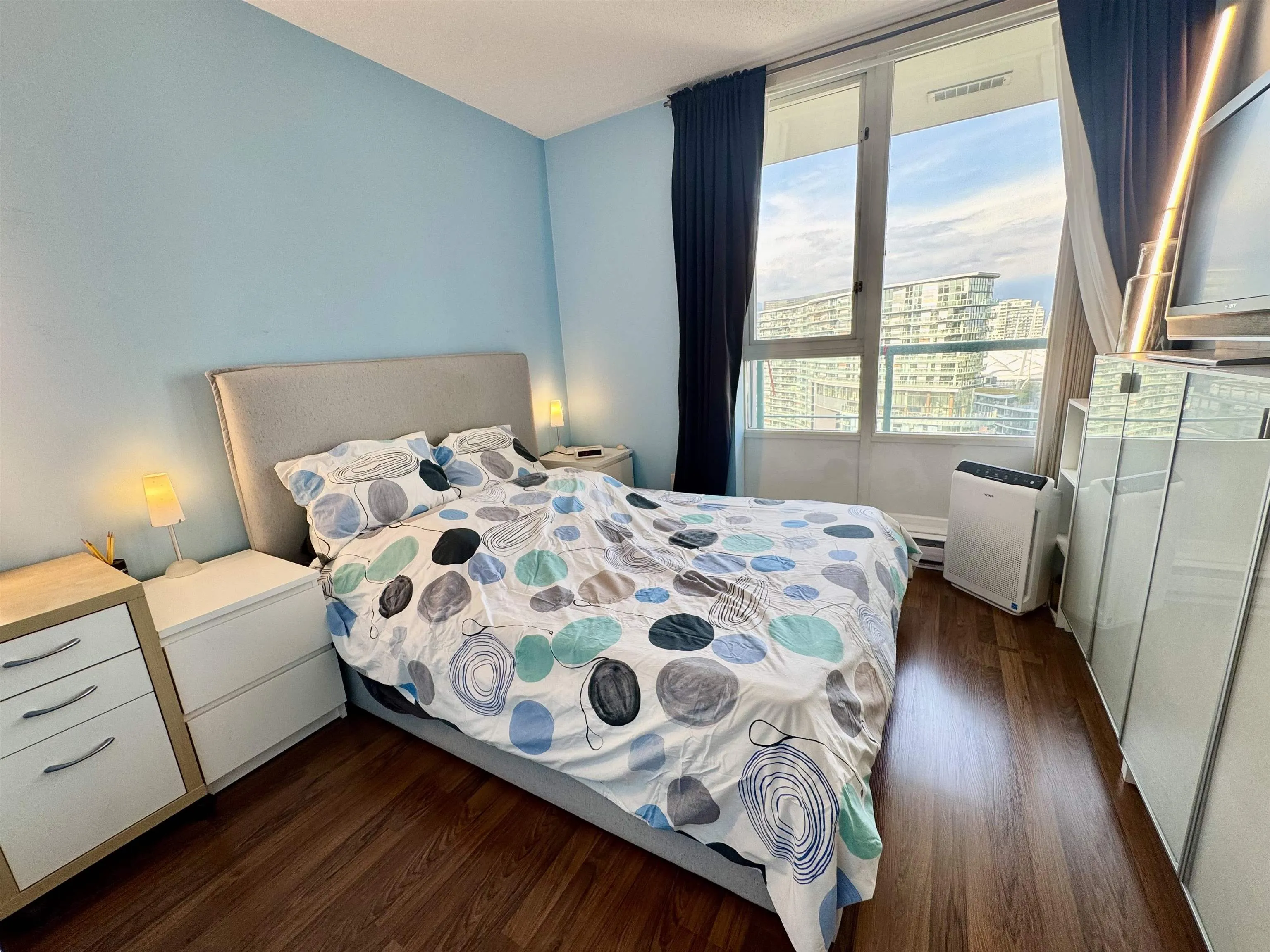 3202 1033 Marinaside Crescent