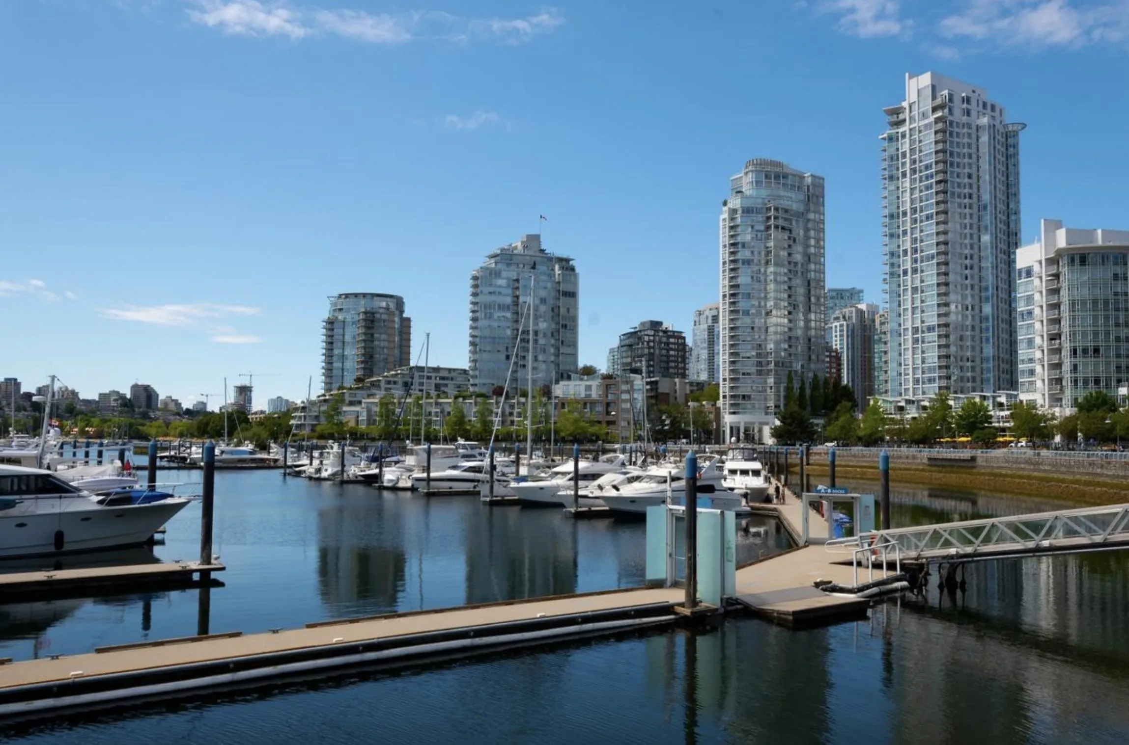 3202 1033 Marinaside Crescent