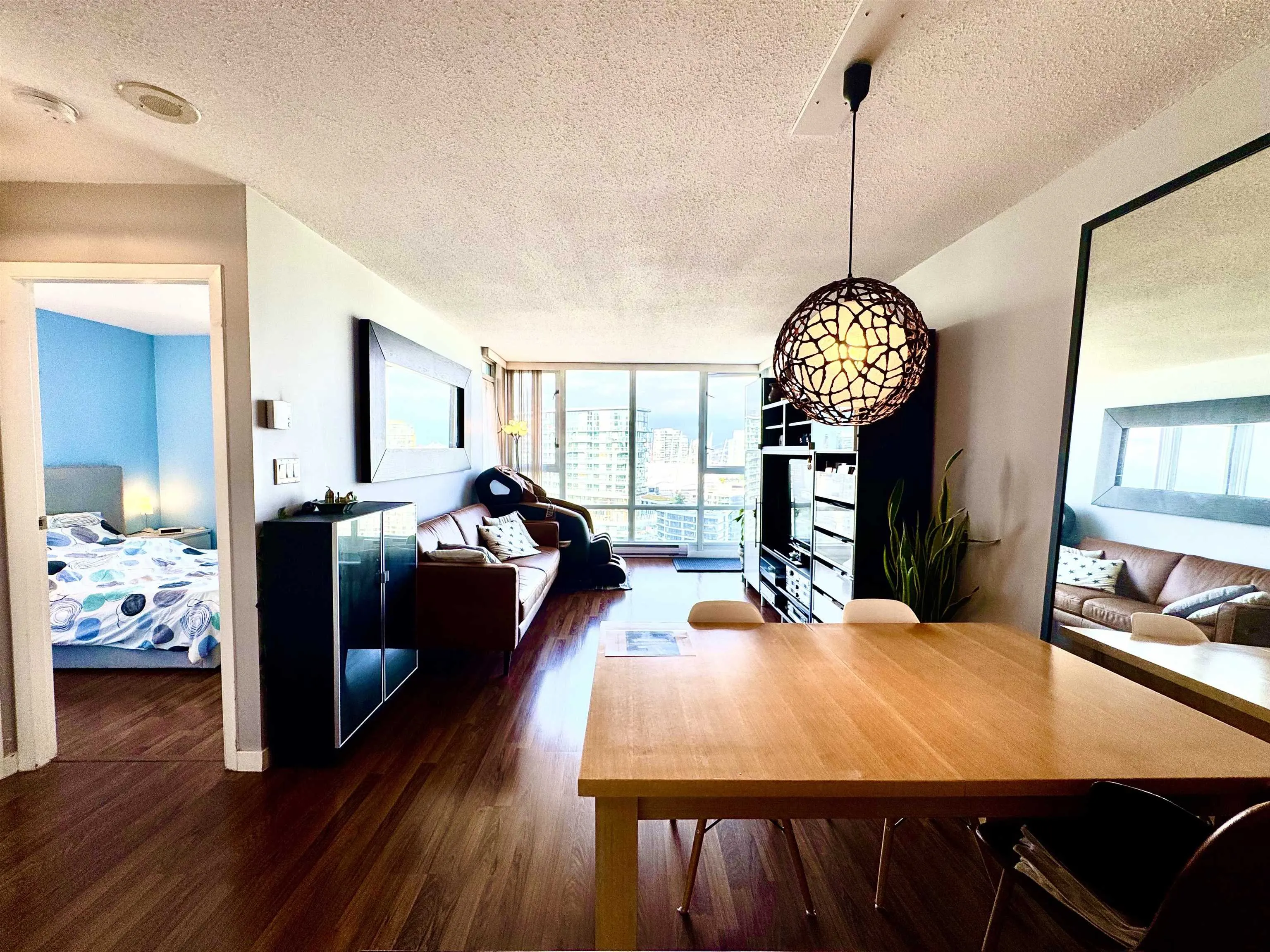 3202 1033 Marinaside Crescent